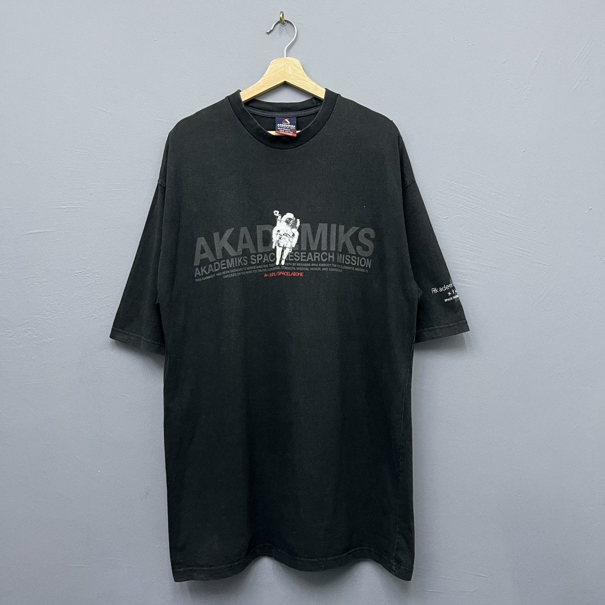 Akademiks Akademiks Astronaut T-Shirt Size US XL / EU 56 / 4 - 2 Thumbnail