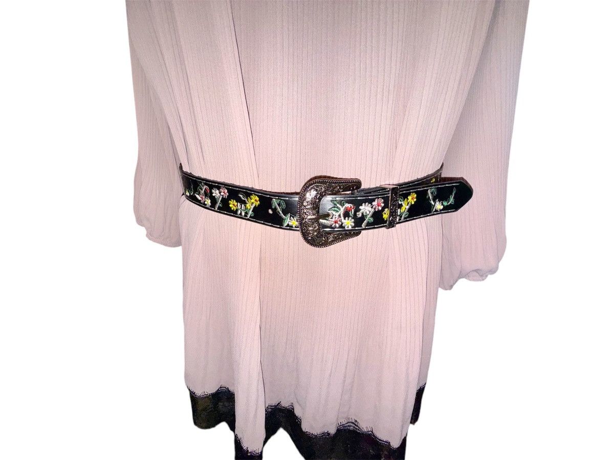 Other Beautiful Black leather belt with colorful floral embroidery Size ONE SIZE - 7 Thumbnail