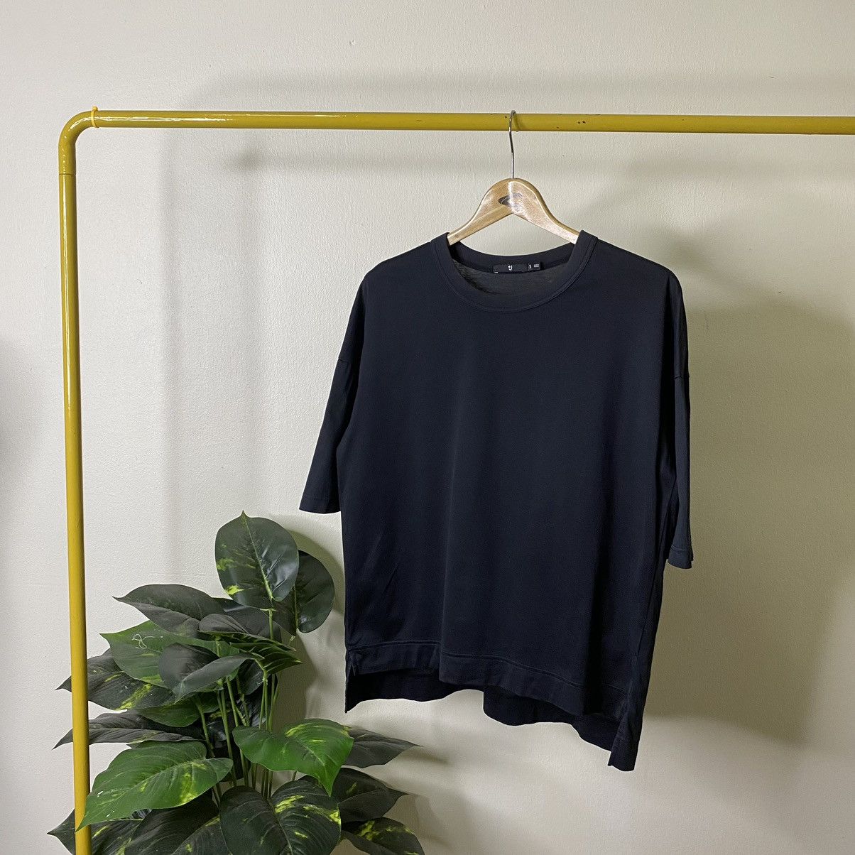 Jil Sander × Uniqlo Jil Sander J+ For Uniqlo Black Blank Cropped Oversize Tee Size US S / EU 44-46 / 1 - 1 Thumbnail