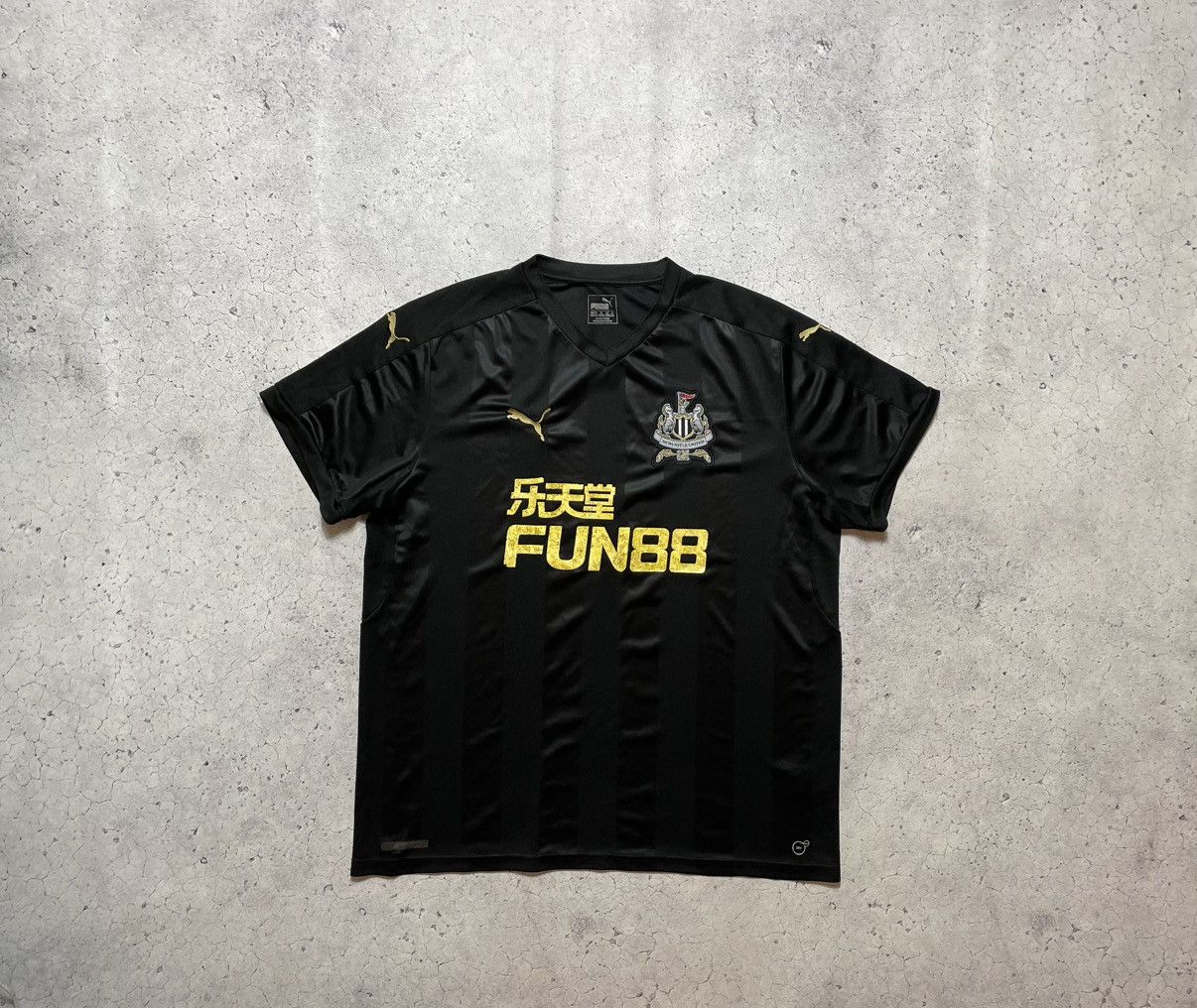 Puma Vintage Puma FC Newcastle Blokecore Y2K Soccer Jersey Size US XXL / EU 58 / 5 - 1 Thumbnail