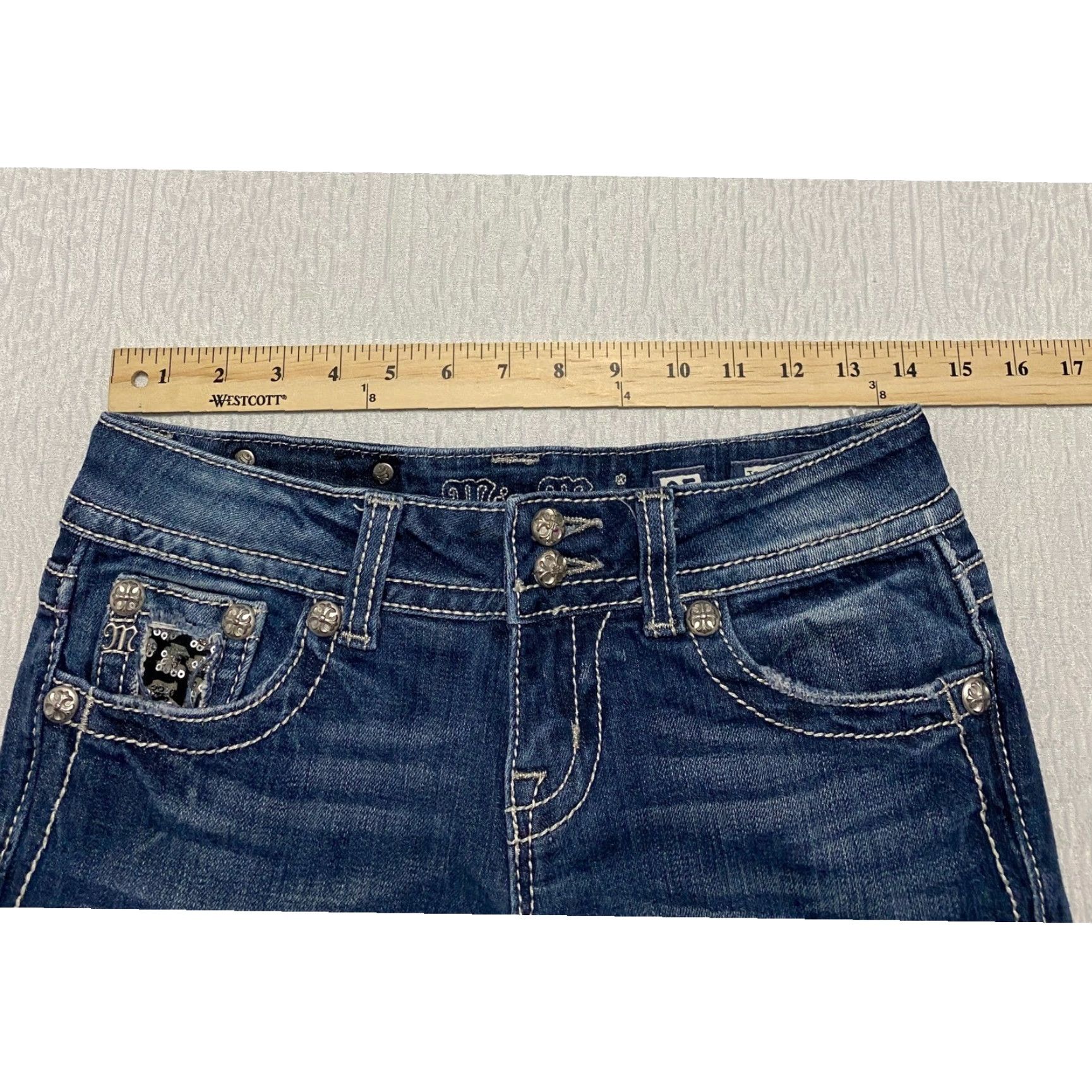 Miss Me Miss Me Jeans Capri Women 25 Distressed Paisley Embellished Pockets 5-Pocket Design Denim Capris Blue Size 42" / US 20 - 7 Thumbnail