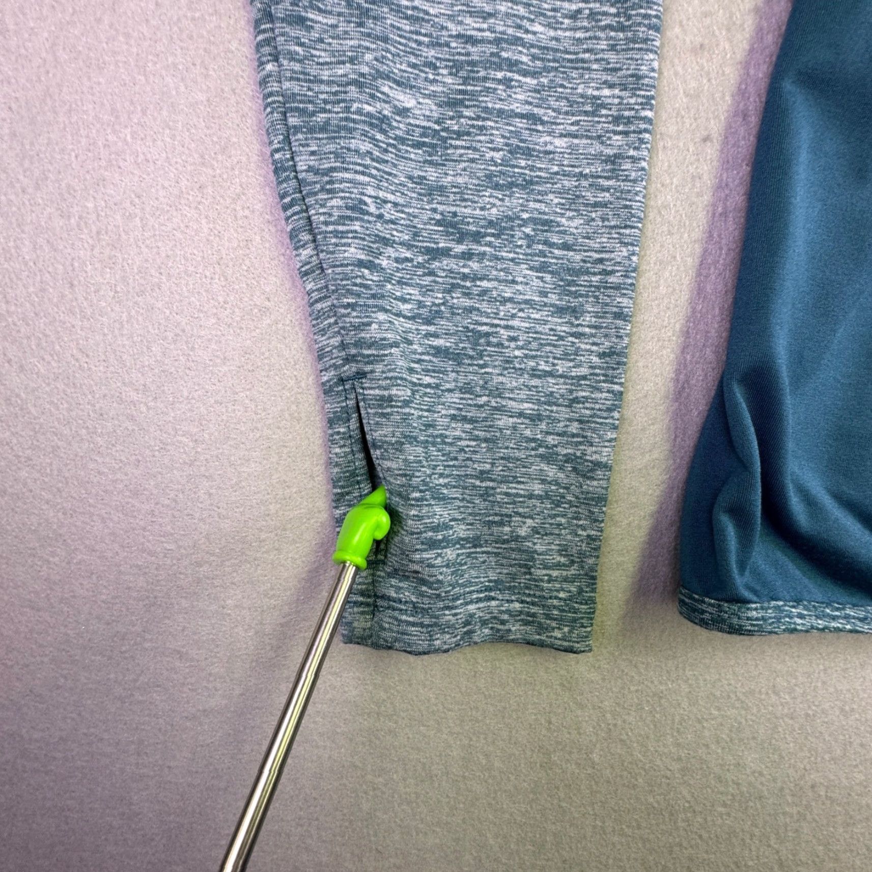 Avia Avia Hoodie Shirt Women's L Blue Fleece Lined Scuba Hooded Thumbholes Athletic Long Sleeve Pullover Raglan Sleeve Moisture Wicking Reflective Logo Size L / US 10 / IT 46 - 8 Thumbnail