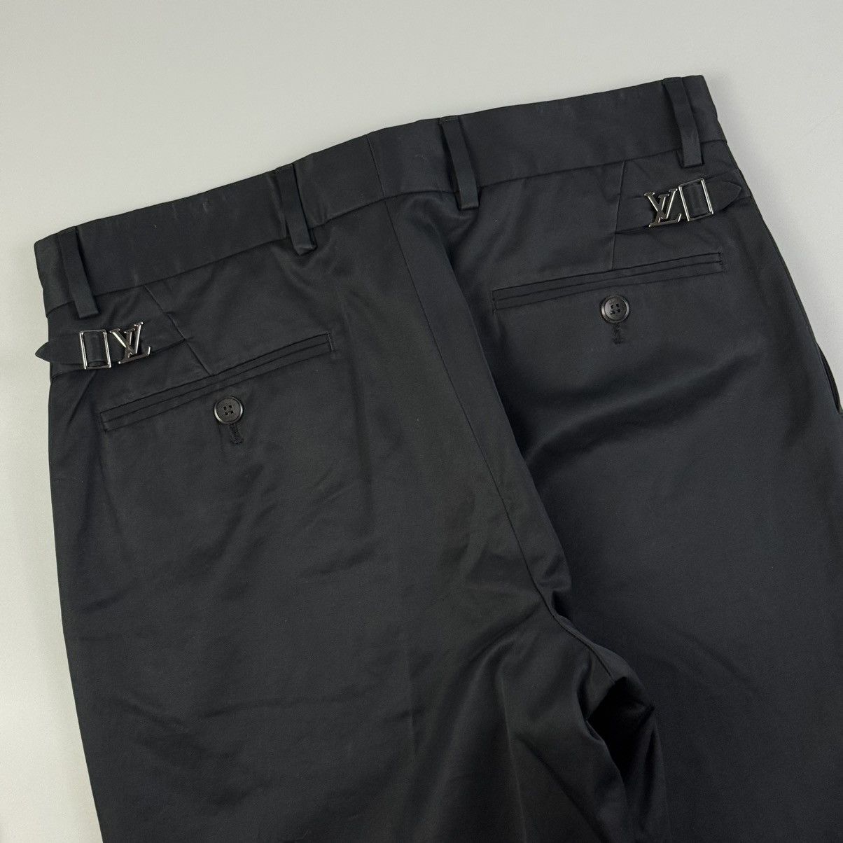 Louis Vuitton Louis Vuitton - LV Buckle Logo - Straight Trouser Size US 30 / EU 46 - 2 Thumbnail