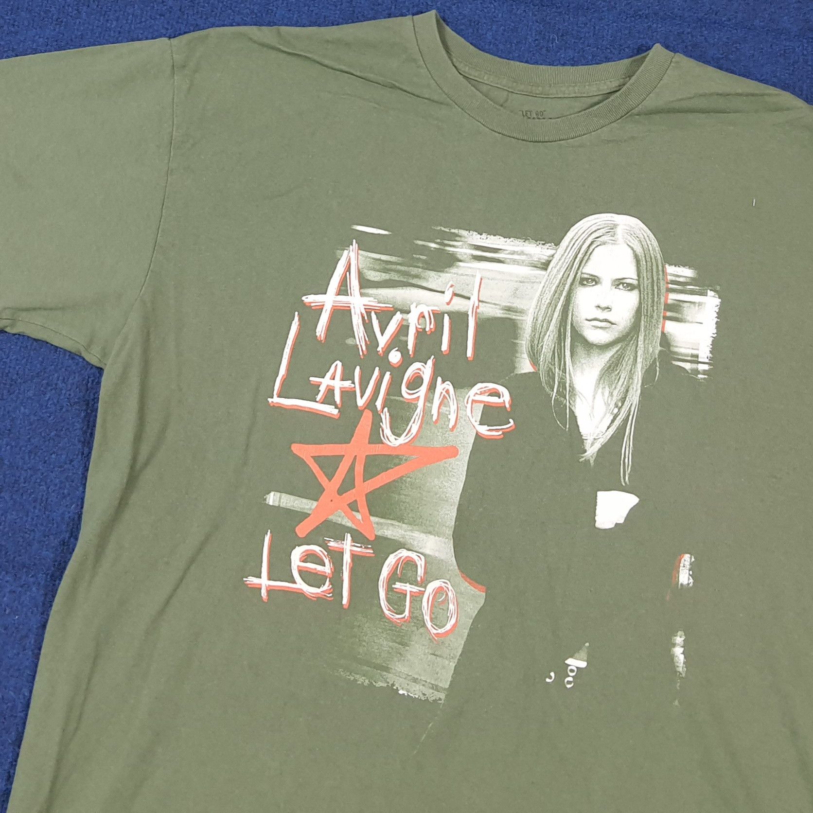 Vintage Vintage Avril Lavigne Let Go Cover Album Tshirt C285N79 Size US XL / EU 56 / 4 - 2 Thumbnail