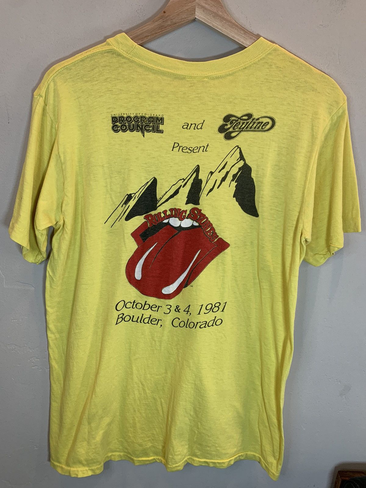 Band Tees × The Rolling Stones × Vintage RARE* Vintage 1981 Rolling Stones Live @ Boulder Staff Shirt Size US L / EU 52-54 / 3 - 1 Thumbnail