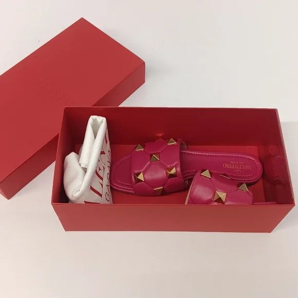 Valentino Valentino Roman Stud Quilted Leather Slides - EU37.5/US7.5 Size US 7.5 / IT 37.5 - 10 Thumbnail