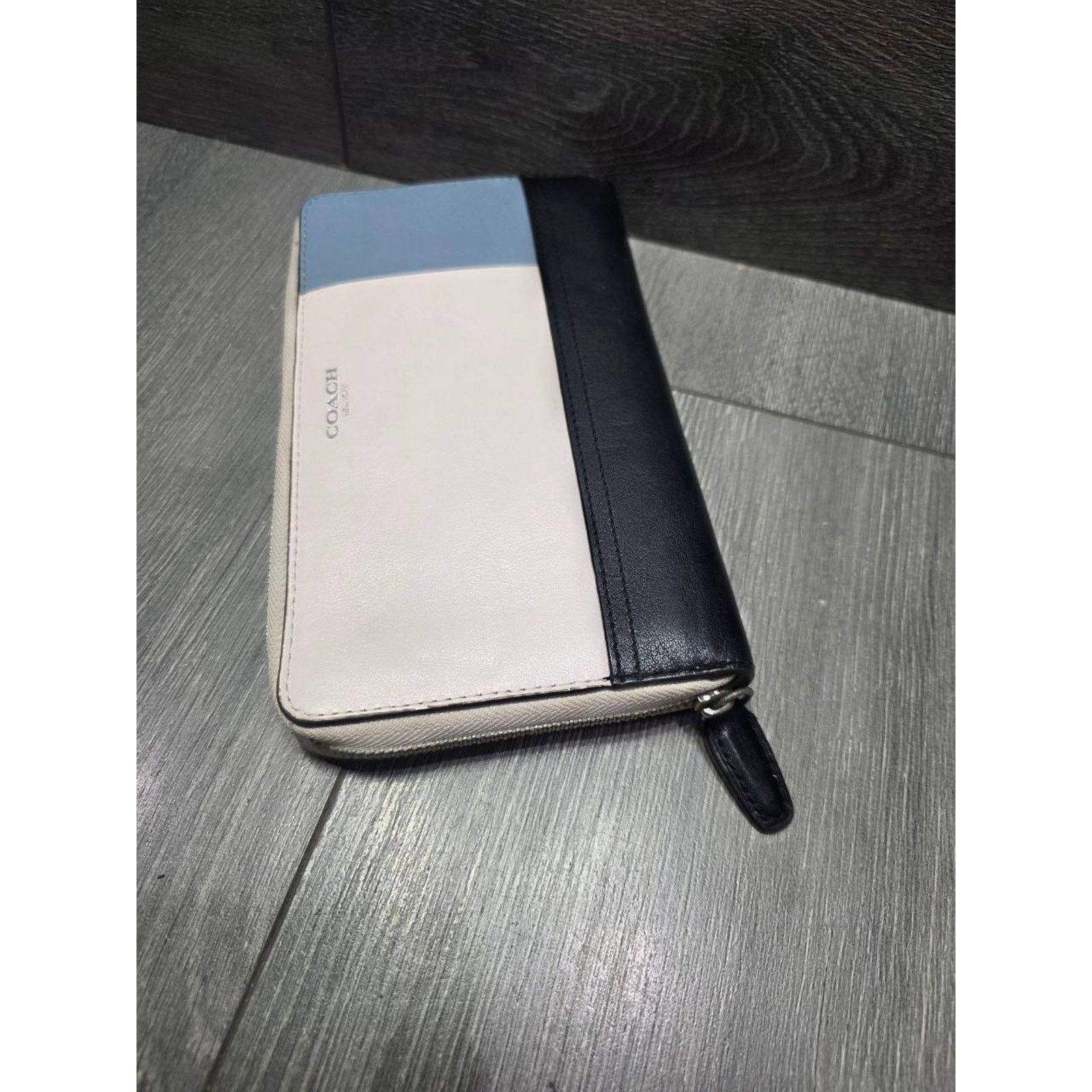 Coach Coach Colorblock Zip Around Wallet used B000442 Size ONE SIZE - 2 Thumbnail