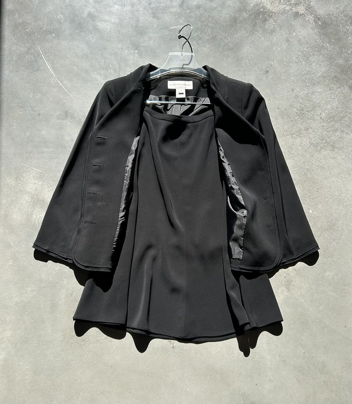 Jones New York × Vintage Black 90s Jones New York blazer with pleated skirt Size S / US 4 / IT 40 - 2 Thumbnail