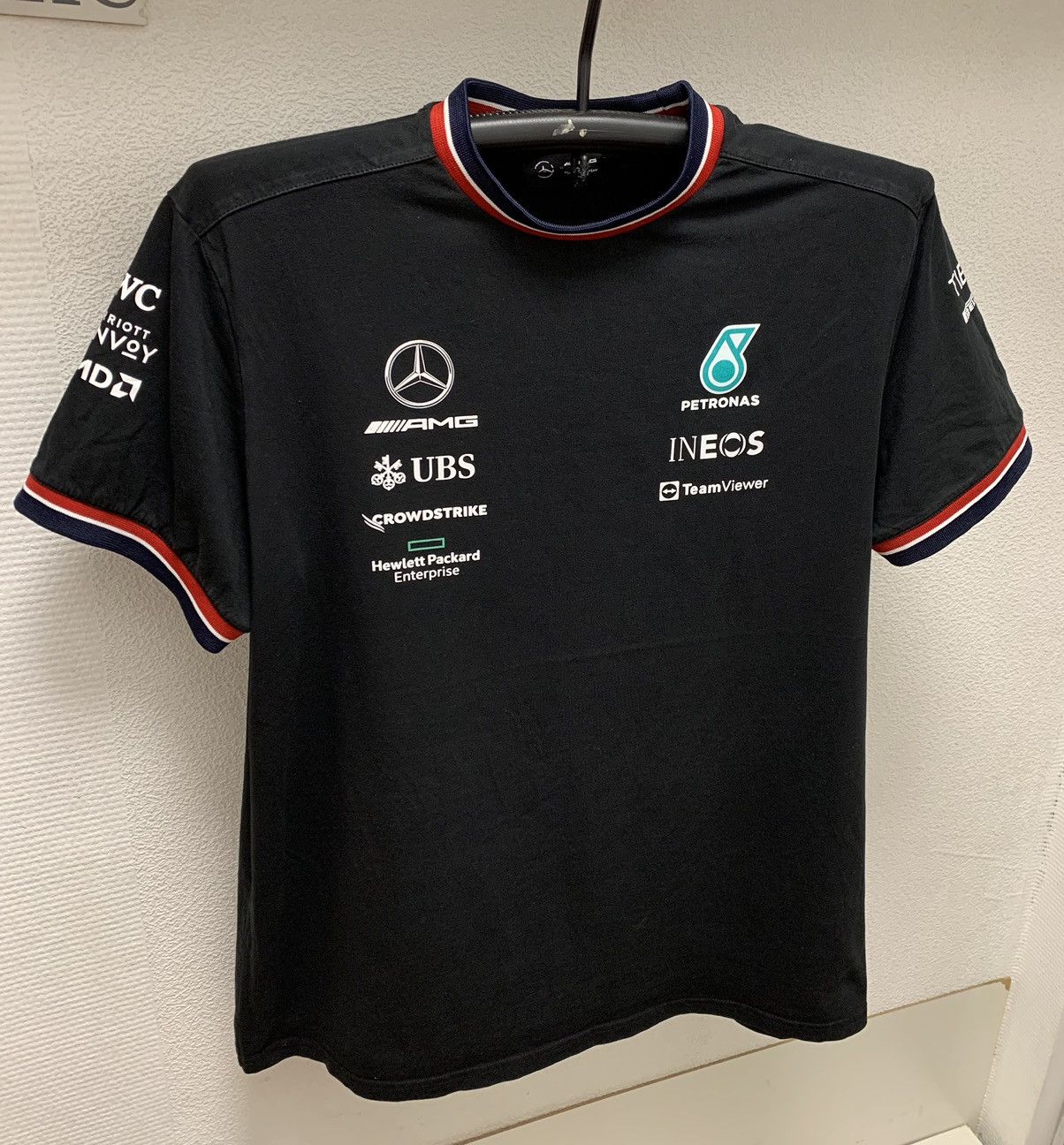 Formula 1 Mercedes Benz formula uno F1 racing Petronas 2Xl Xxl Size US XXL / EU 58 / 5 - 1 Thumbnail