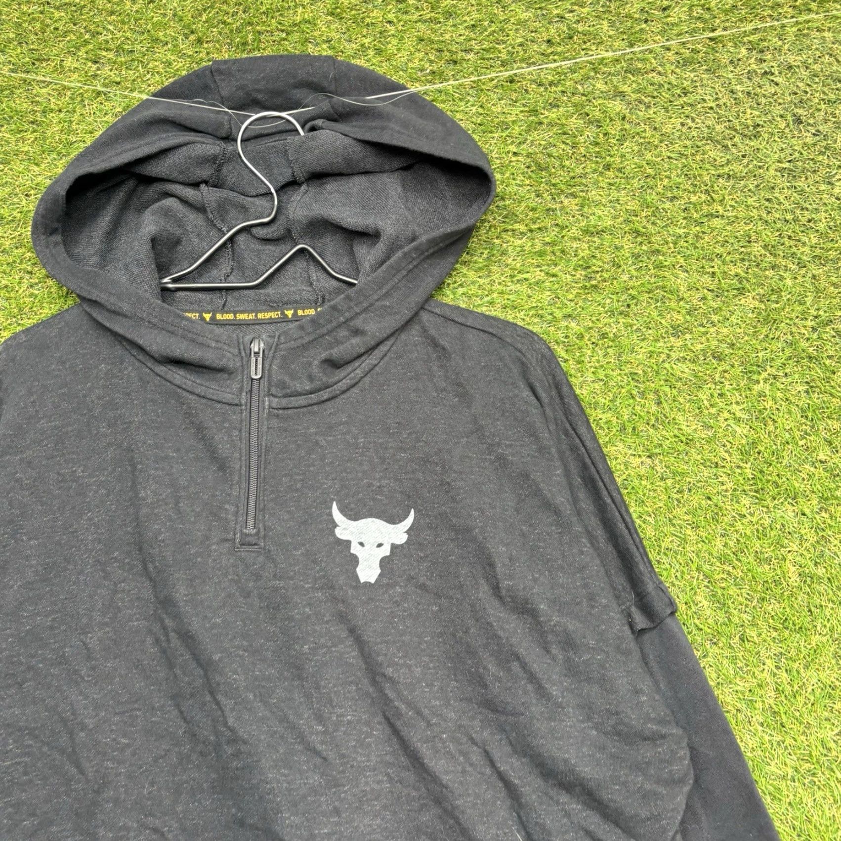 Under Armour Under Armour Project Rock Hoodie Womens Large Cropped Pullover Zip Sweatshirt Crew Neck Knit Logo Black CU Size L / US 10 / IT 46 - 4 Thumbnail