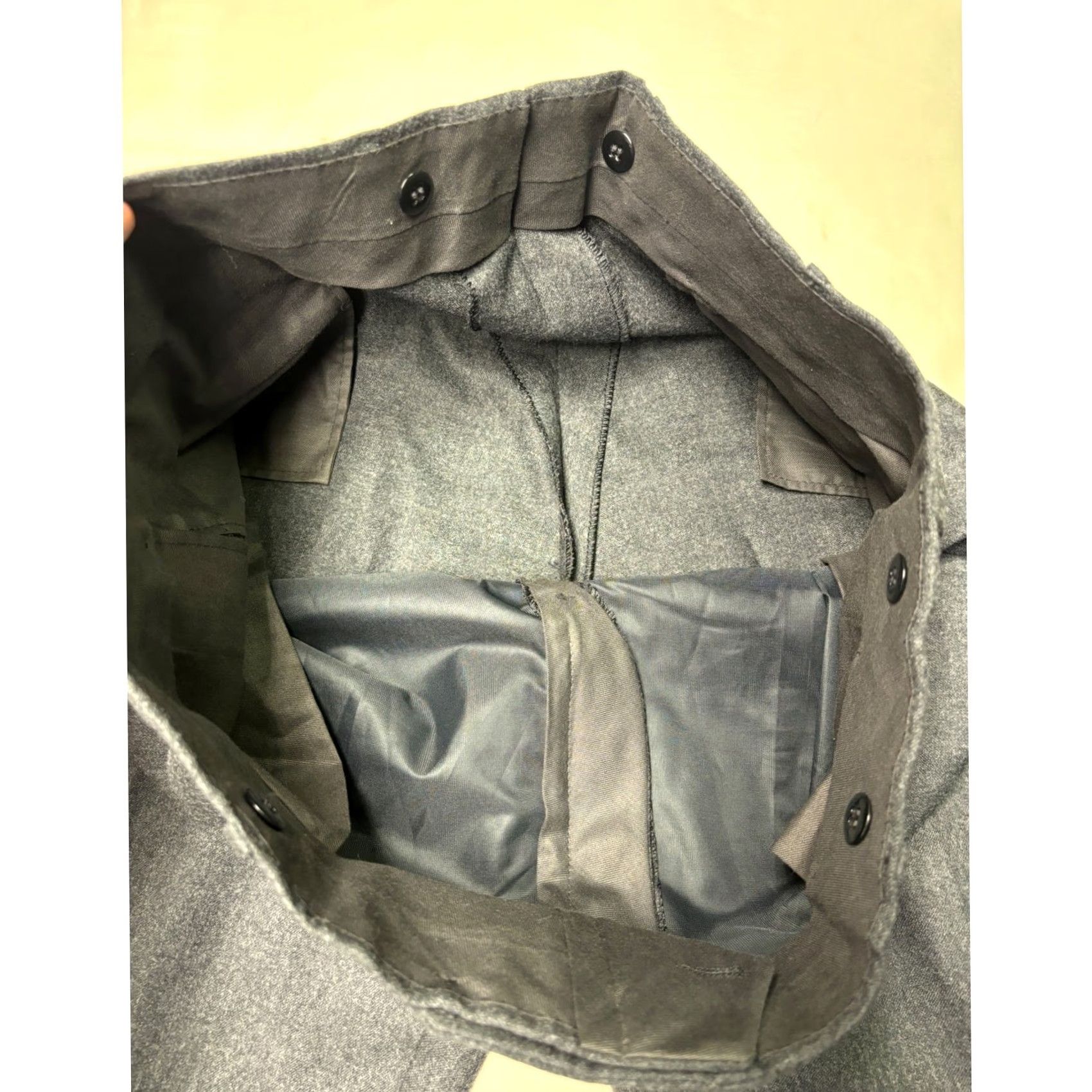 Vintage VINTAGE JOE A BANK Mens Dress Pants Charcoal Gray 38x30 Wool Pleated Front Beltless Zipper Button Pockets Back Welt Pocket Formal Wedding Business Size US 38 / EU 54 - 4 Thumbnail