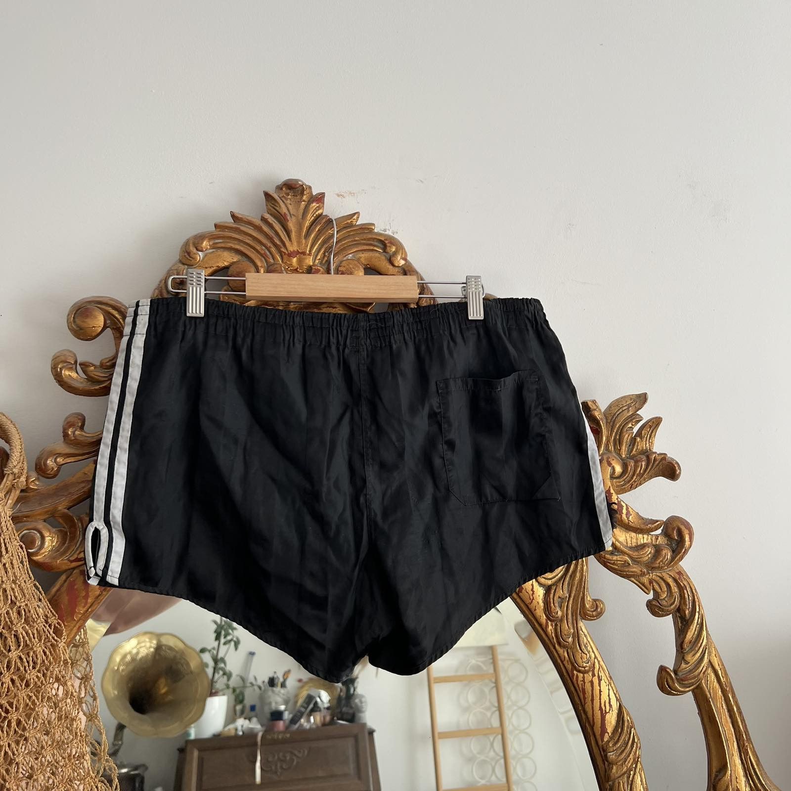 Vintage vintage Adidas Black nylon shorts 90s Size US 34 / EU 50 - 2 Thumbnail