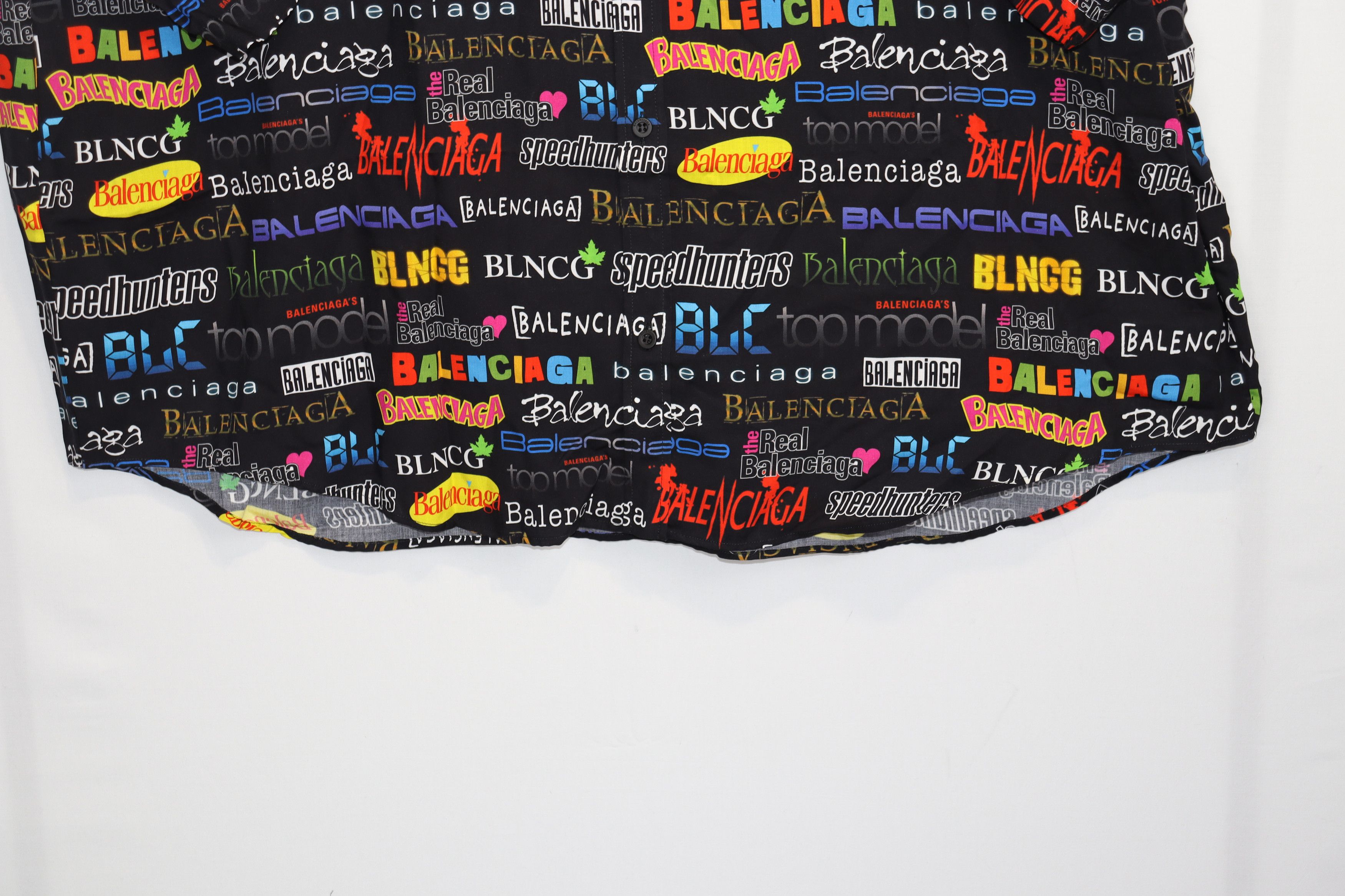 Balenciaga All Over Multi Logo Print Vacation Shirt in Multicolor Size US XL / EU 56 / 4 - 5 Thumbnail