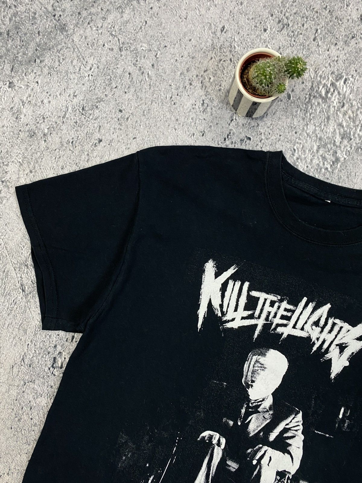 Vintage Vintage Tee Kill The Lights Streetwear USA rock band Size US L / EU 52-54 / 3 - 2 Thumbnail
