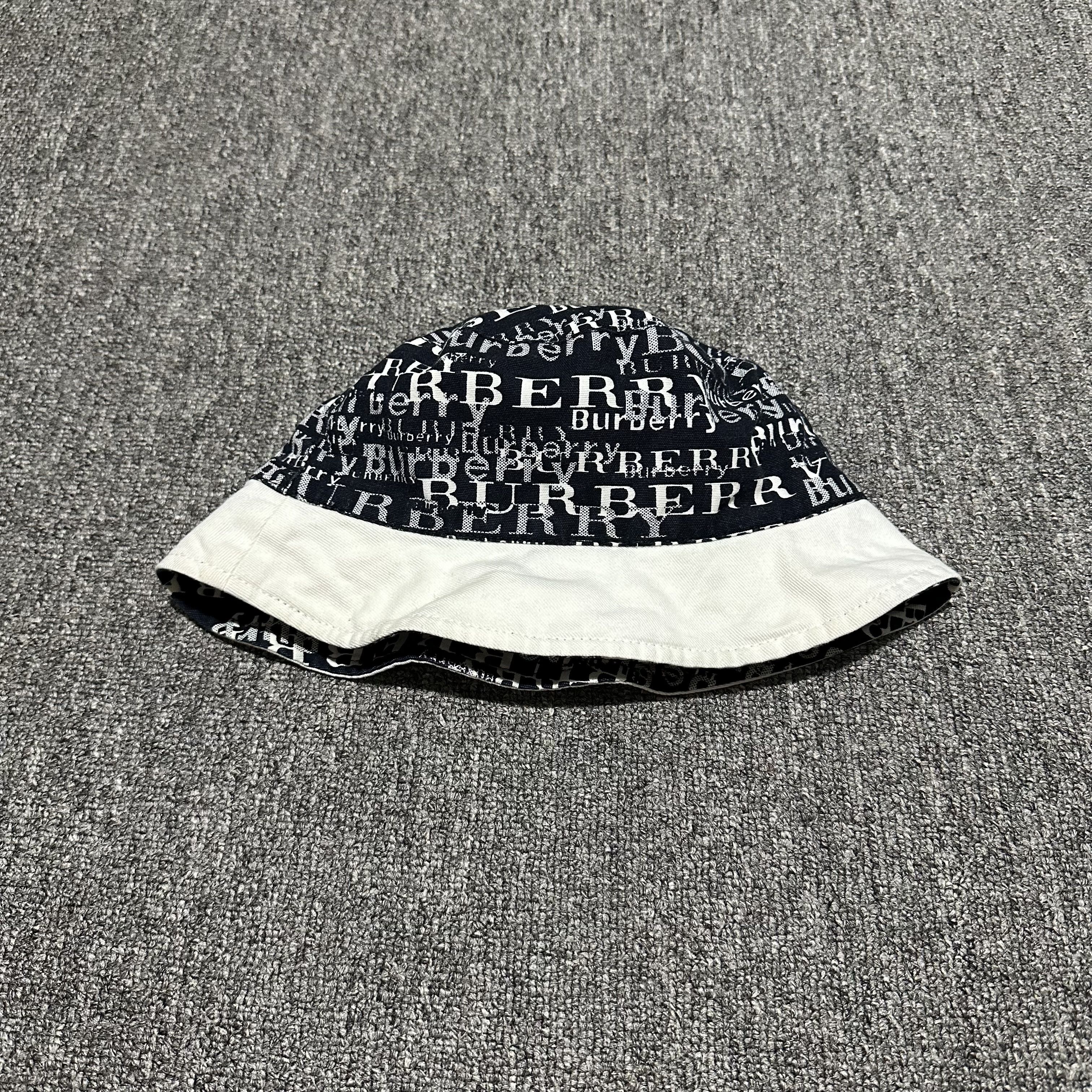 Burberry Burberry Reiversible Bucket Hats Size ONE SIZE - 1 Thumbnail