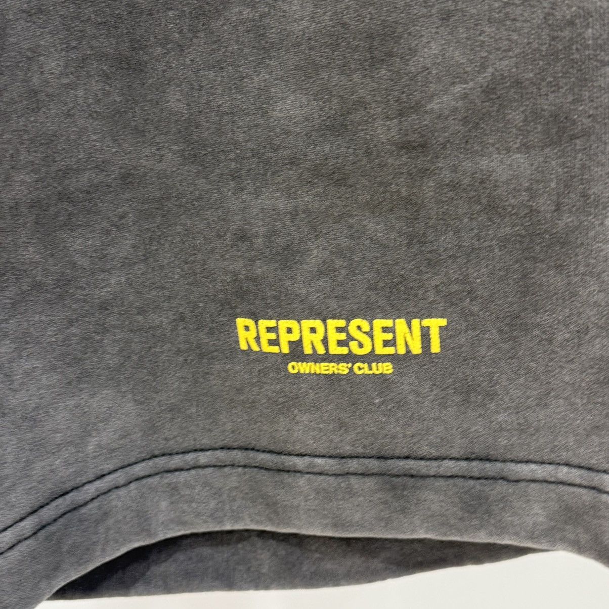 Represent Clo. Represent Owners Club Track Shorts Grey/Yellow Size US 32 / EU 48 - 3 Thumbnail