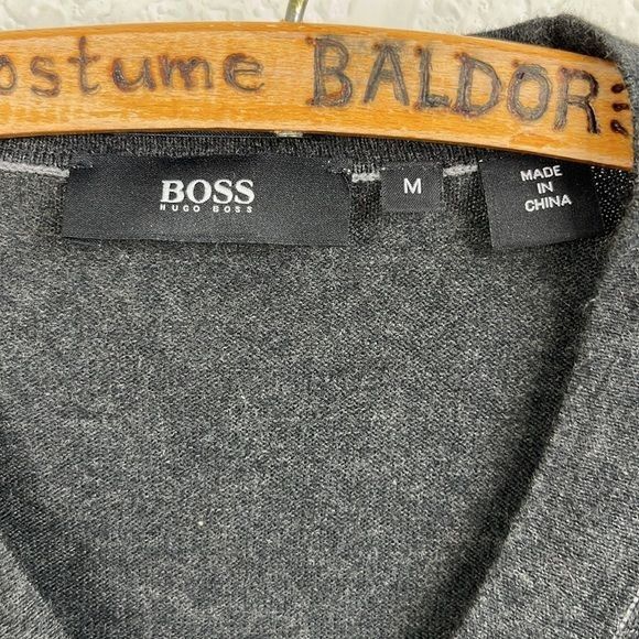 Hugo Boss BOSS Hugo Boss Cashmere V Neck Sweater Pocket Size US M / EU 48-50 / 2 - 6 Thumbnail