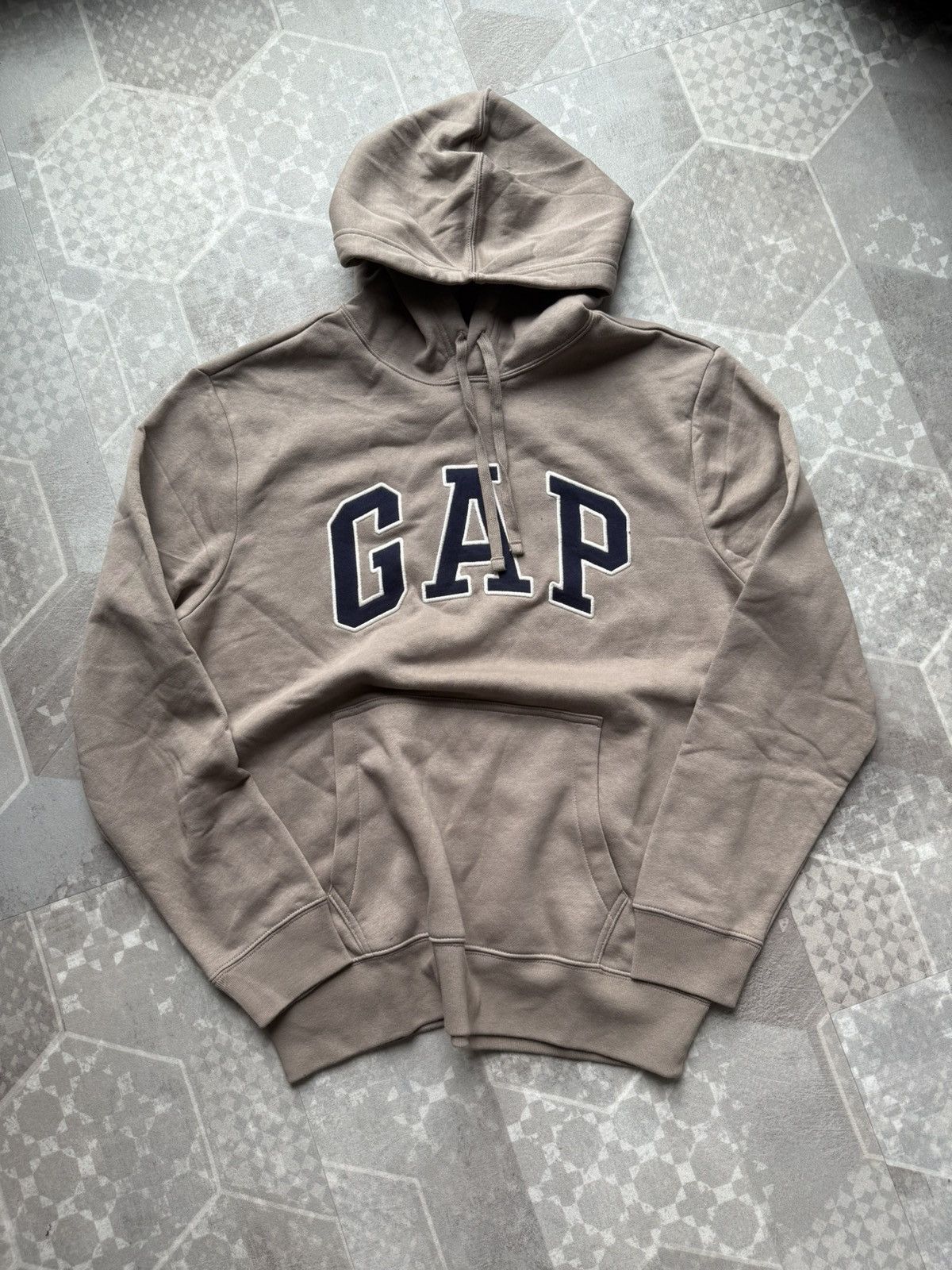 Gap GAP Arch Logo Hoodie — Beige/Tan Size US M / EU 48-50 / 2 - 1 Thumbnail