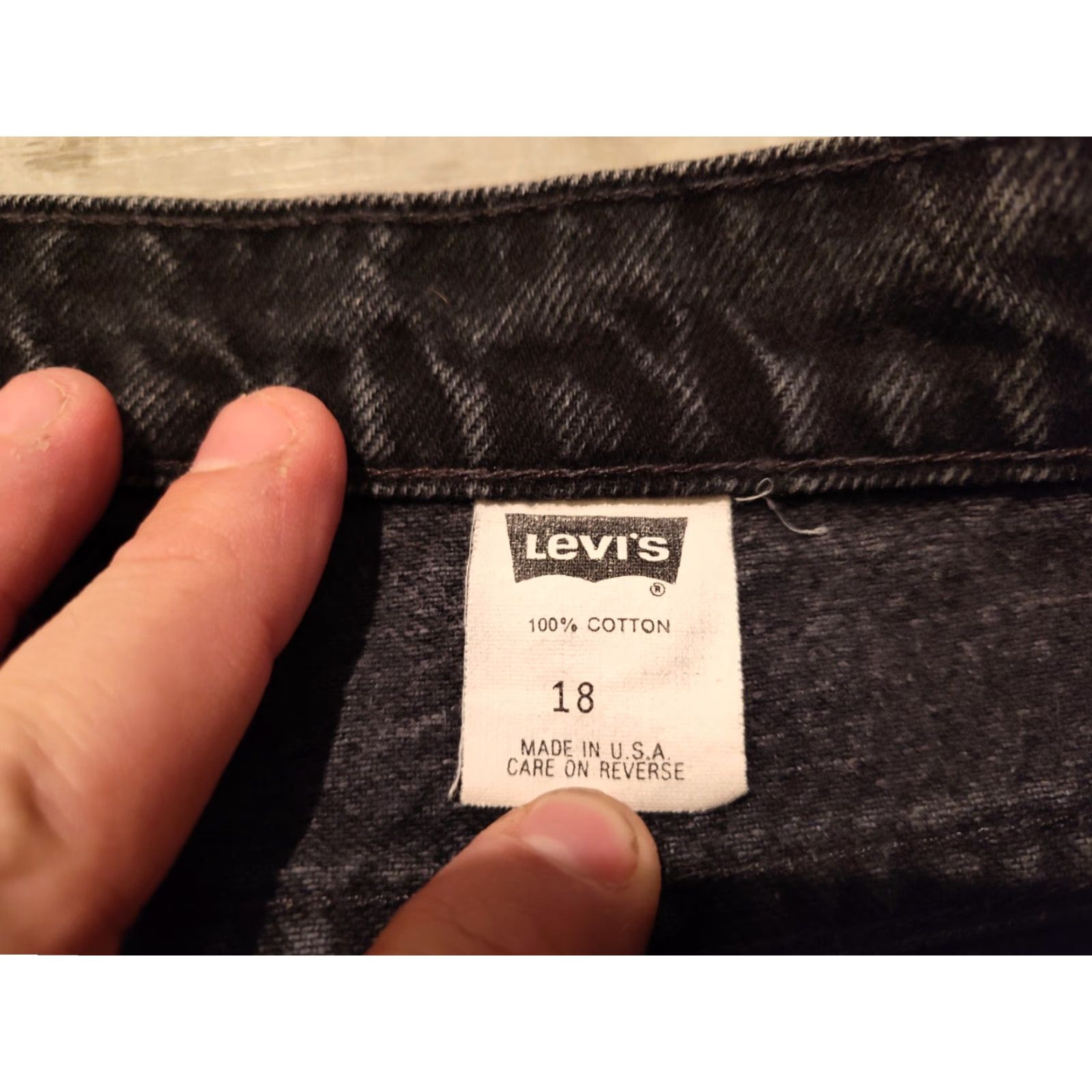 Levi's VINTAGE Levi's 550 Jeans Women's Black High Rise Relaxed Tapered 35x30 1992 USA Mens/ Womens (adjust gender as applicable) Size 40" / US 18 - 7 Thumbnail
