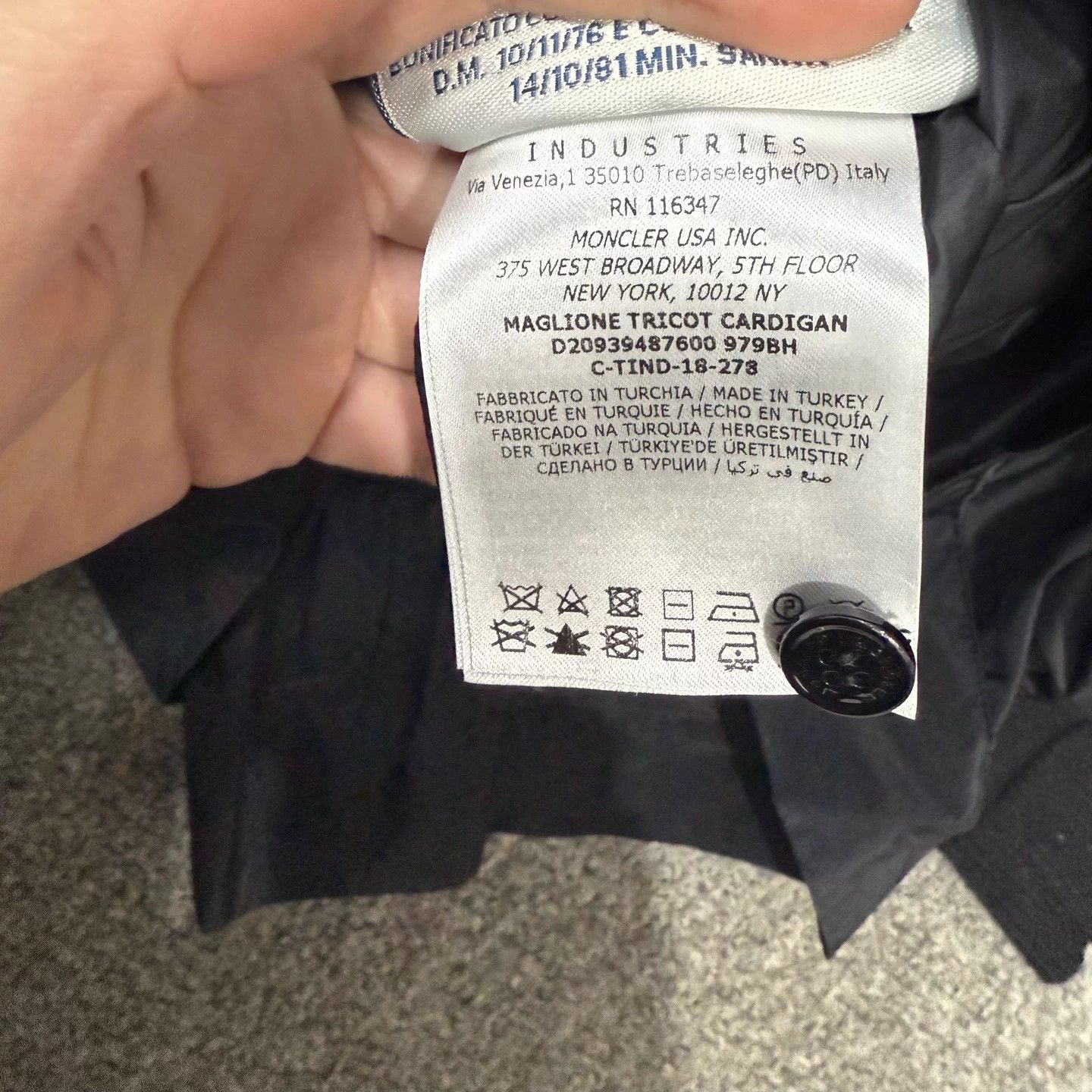 Moncler Moncler light down jacket blk/gray colorblock XS 99N Size XS / US 0-2 / IT 36-38 - 4 Thumbnail