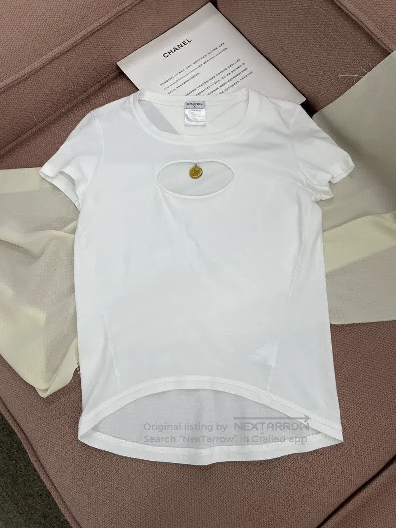 Chanel Chanel White hollow gold coin short sleeve T-shirt short s Size XS / US 0-2 / IT 36-38 - 1 Thumbnail