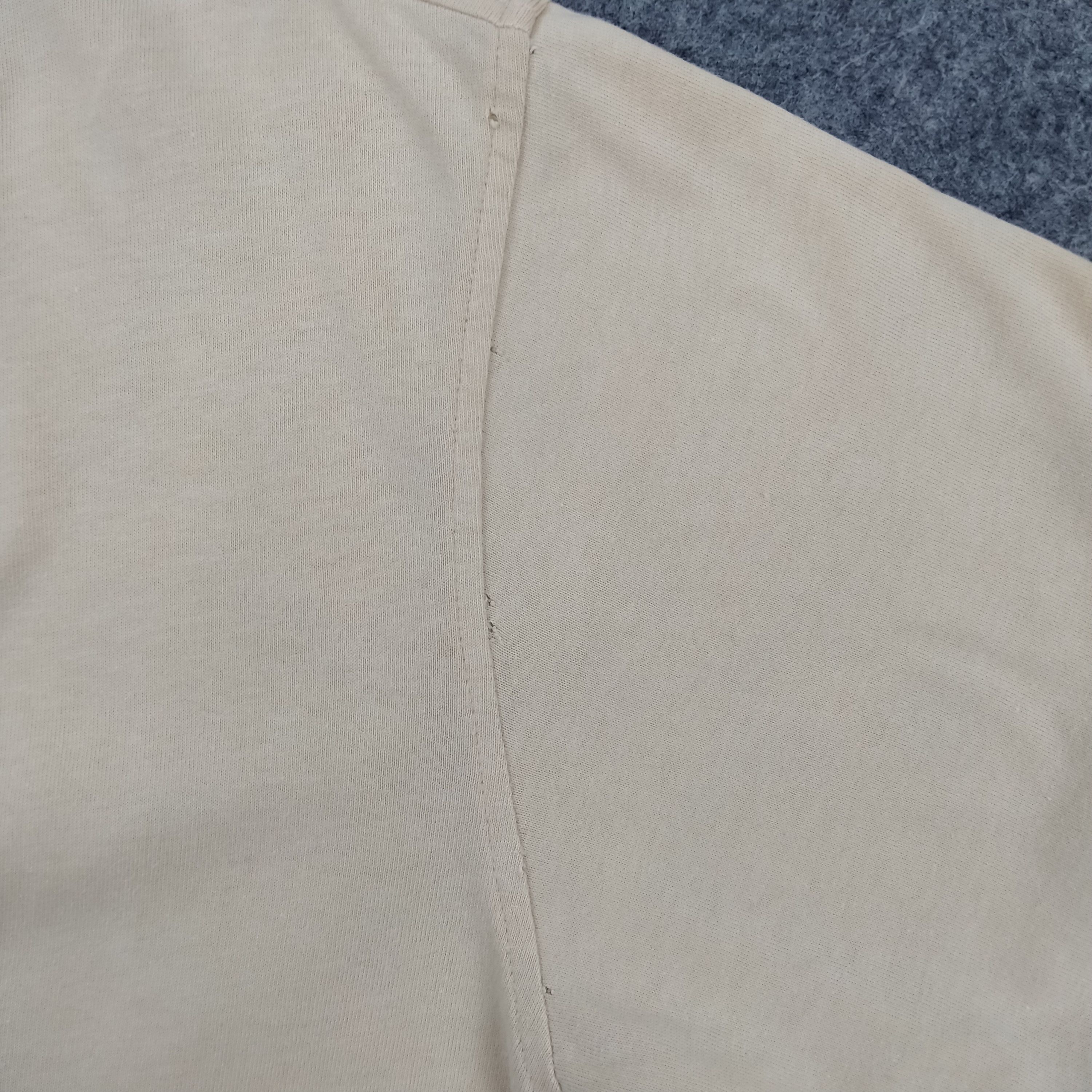 Burberry Vintage Burberry Xlarge Tshirt - G039 Size US XL / EU 56 / 4 - 10 Thumbnail
