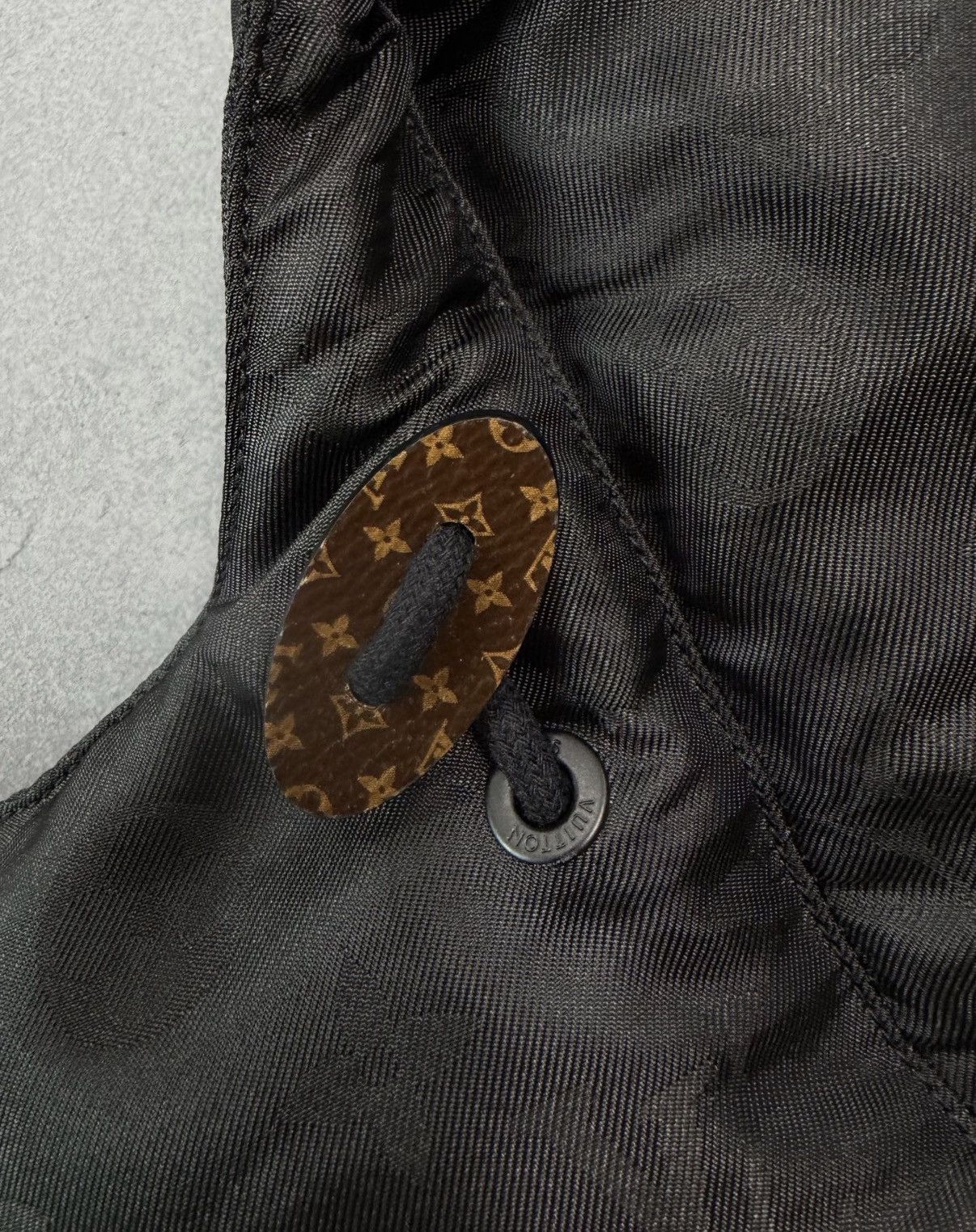Louis Vuitton Louis Vuitton Black Subtle Pattern Full-Logo Down Jacket Size US S / EU 44-46 / 1 - 3 Thumbnail