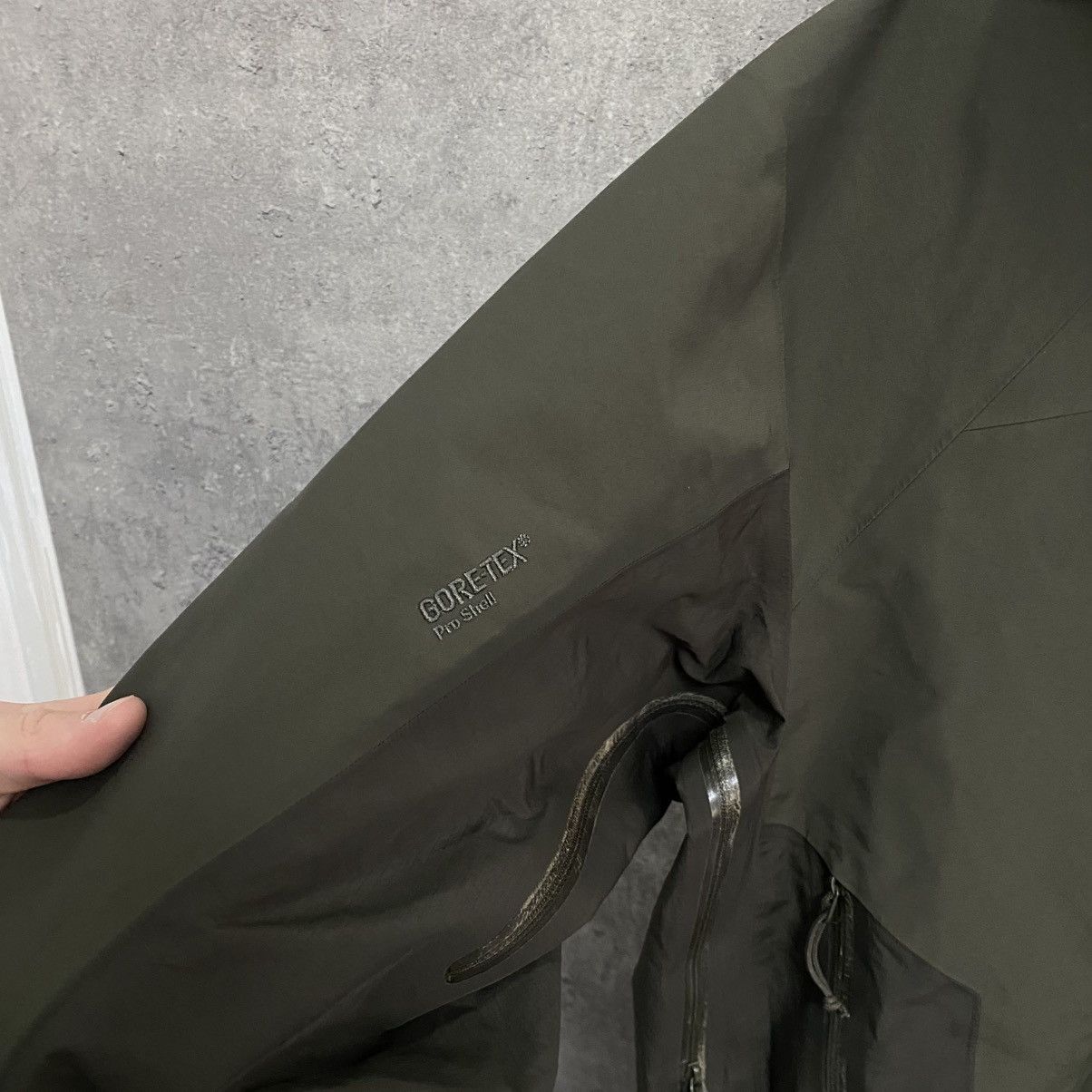 Arc'teryx Men's Arcteryx Beta Gore-Tex Pro Shell Recco Jacket Size US L / EU 52-54 / 3 - 6 Thumbnail