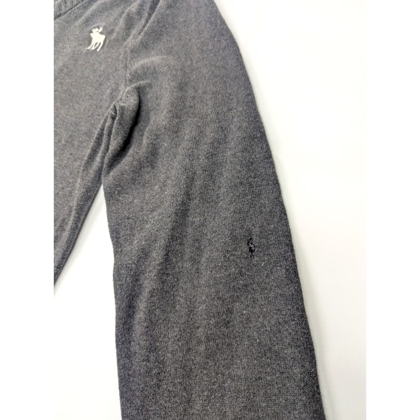 Abercrombie & Fitch Abercrombie & Fitch Muscle Gray Knit V-Neck Sweater Men L Pullover White Moose Size US L / EU 52-54 / 3 - 3 Thumbnail