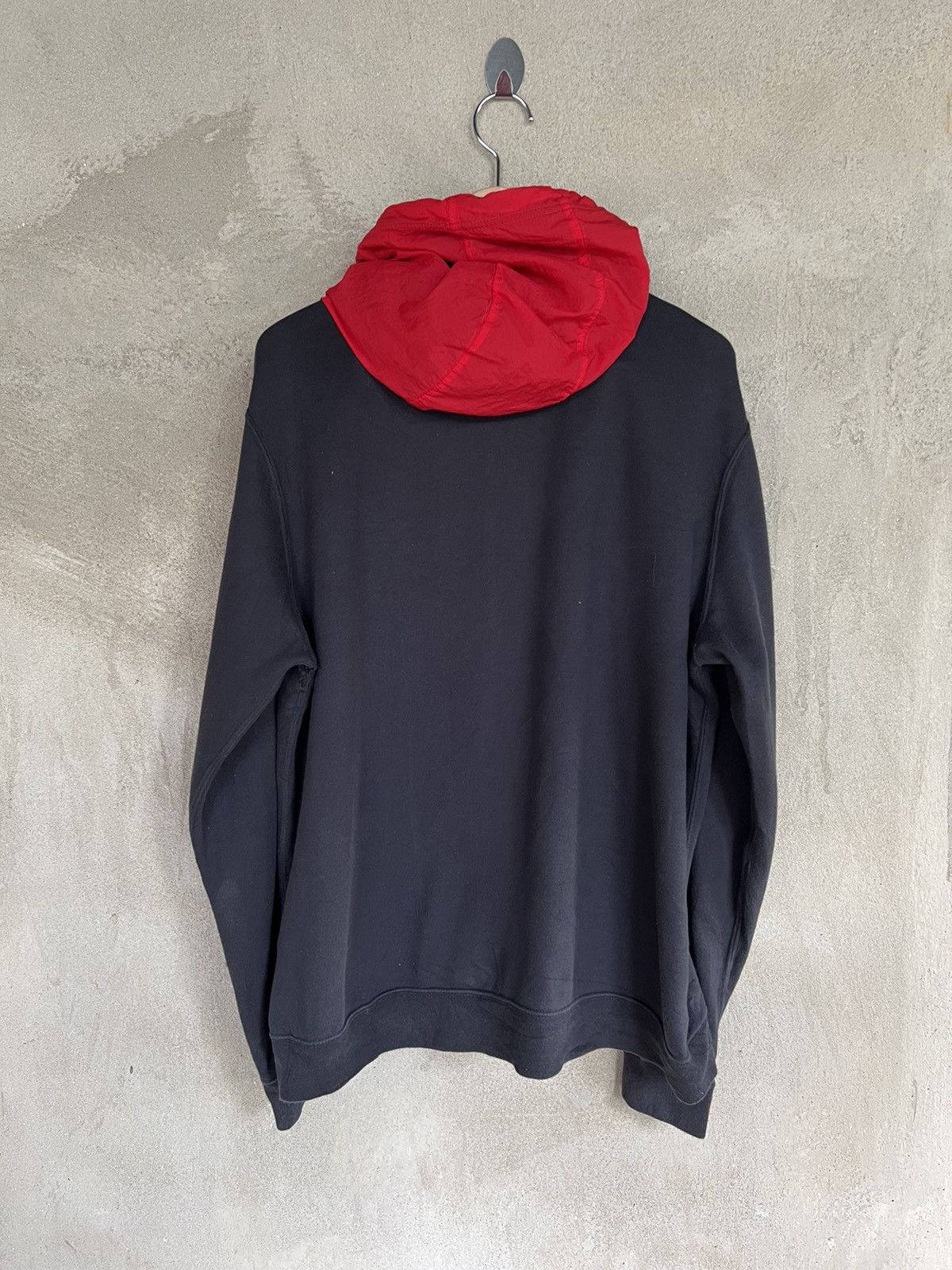 Nike Nike Small Logo Hoodies Size US XL / EU 56 / 4 - 7 Thumbnail