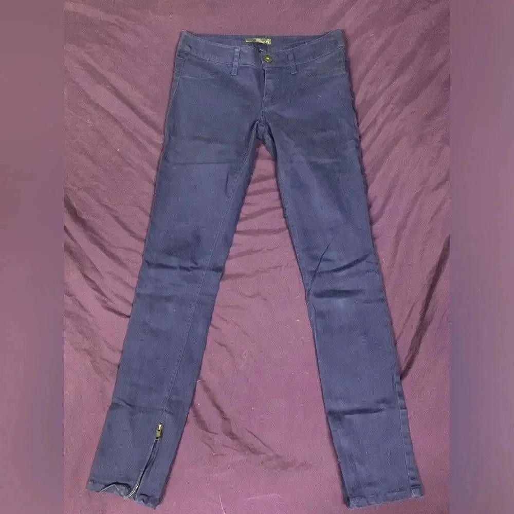 Designer Stylish Purple Zippered Slim Fit Pants Size 25" / US 0 / IT 36 - 2 Thumbnail