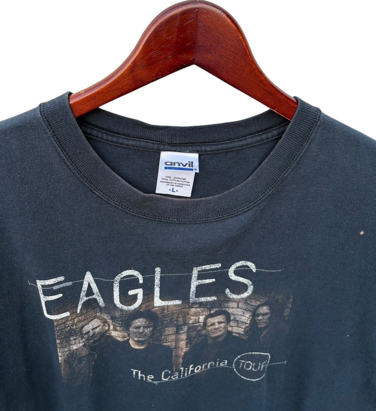 Band Tees Y2K Sun Faded Eagles The California Tour 2005 Tee Size US L / EU 52-54 / 3 - 6 Thumbnail