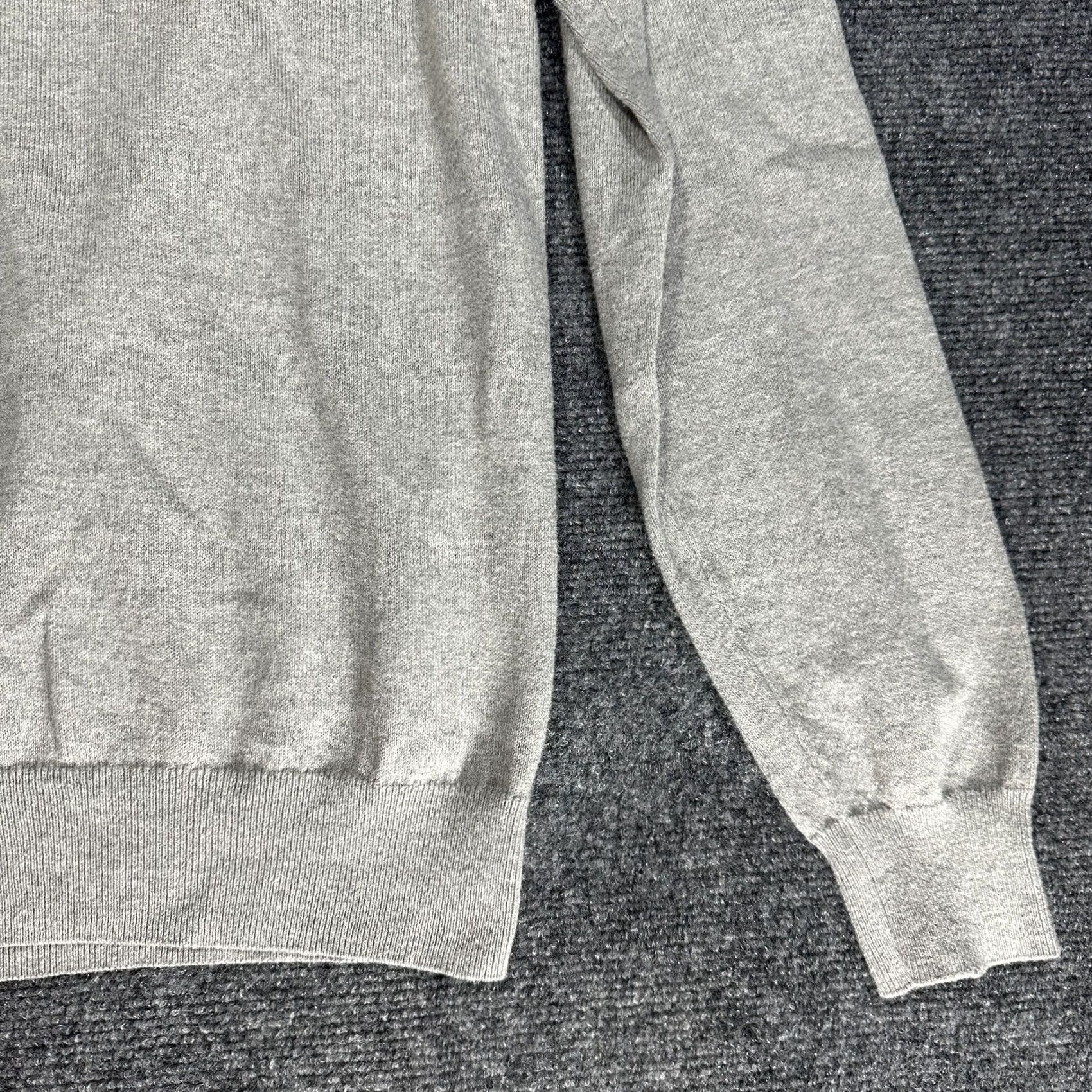 Banana Republic Banana Republic Sweater Mens M Gray Cashmere Cotton Pullover Rib Hem V-Neck Ribbed Cuffs Classic Modern Knit Pullover Fall Winter Casual Business Size US M / EU 48-50 / 2 - 3 Thumbnail