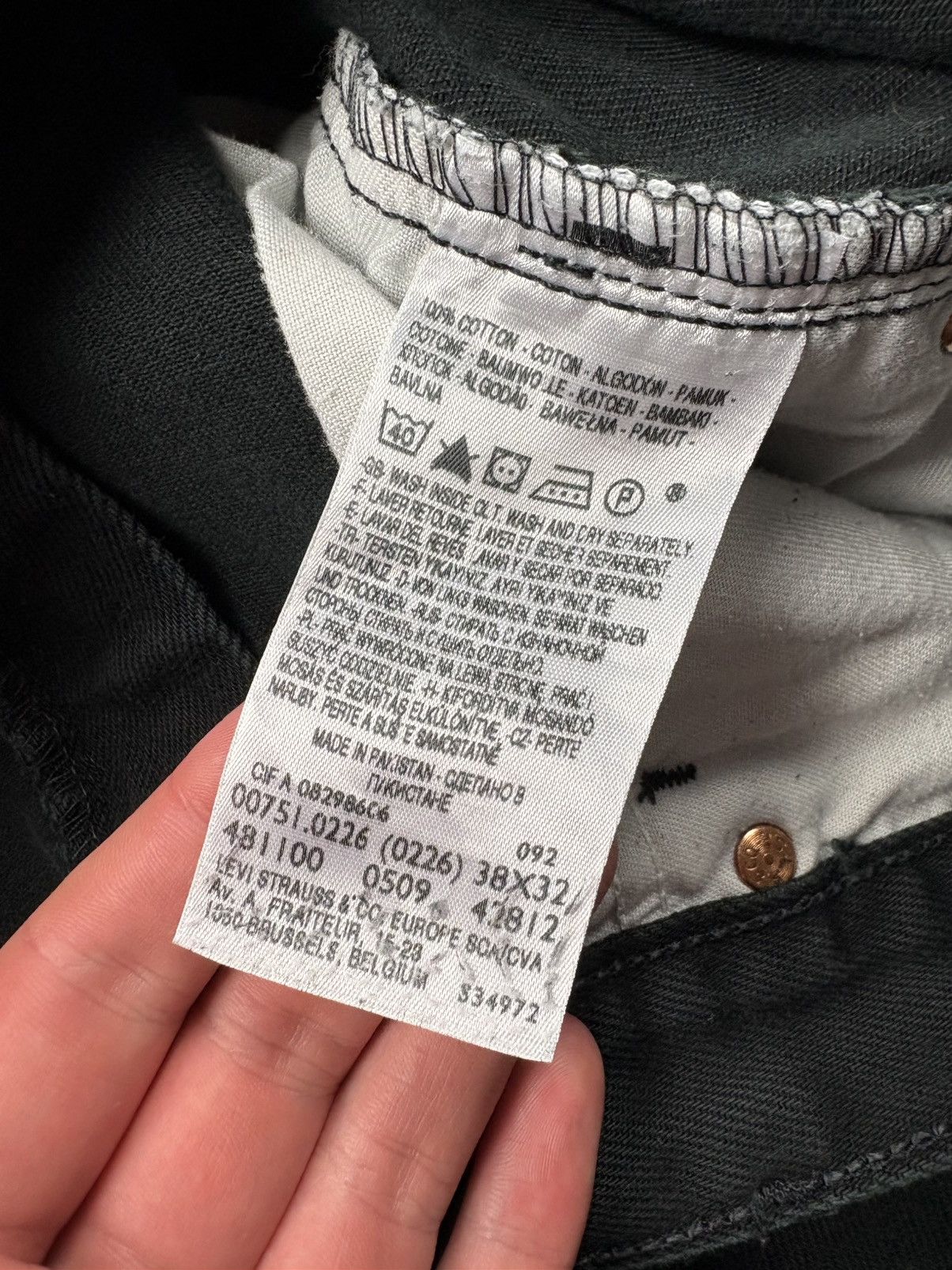 Levi's LEVIS Vintage Black Denim Baggy Jeans Pants Streetwear Hype Size US 38 / EU 54 - 16 Thumbnail