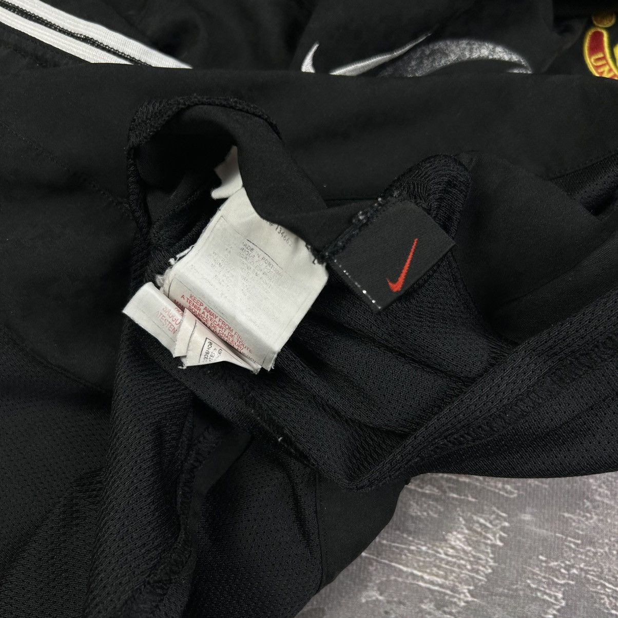 Vintage Nike Manchester United Vodafone Football 2003-2004 Jersey Size US M / EU 48-50 / 2 - 9 Thumbnail