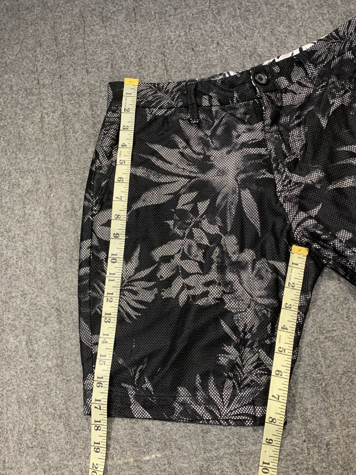 Vanquish 90s Black by Vanquish Floral Mesh Short Over Printed Size US 32 / EU 48 - 10 Thumbnail