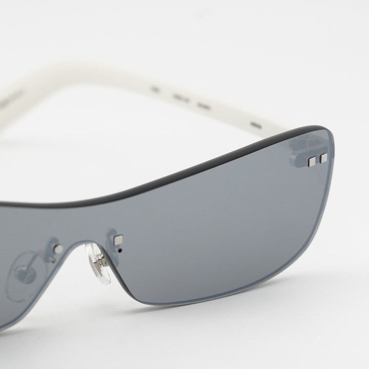 Jacquemus Jacquemus MIRADA JAC/69 C3 Sunglasses White Shield Frame Size ONE SIZE - 5 Thumbnail