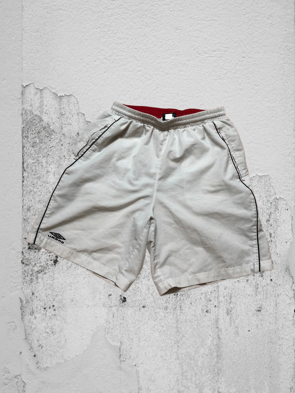 Umbro Vintage white shorts logo Umbro crazy Y2K size M Size US 32 / EU 48 - 1 Thumbnail