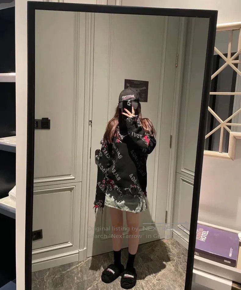 Balenciaga Balenciaga Fake Two-Piece Destroyed Sweater Size US S / EU 44-46 / 1 - 7 Thumbnail
