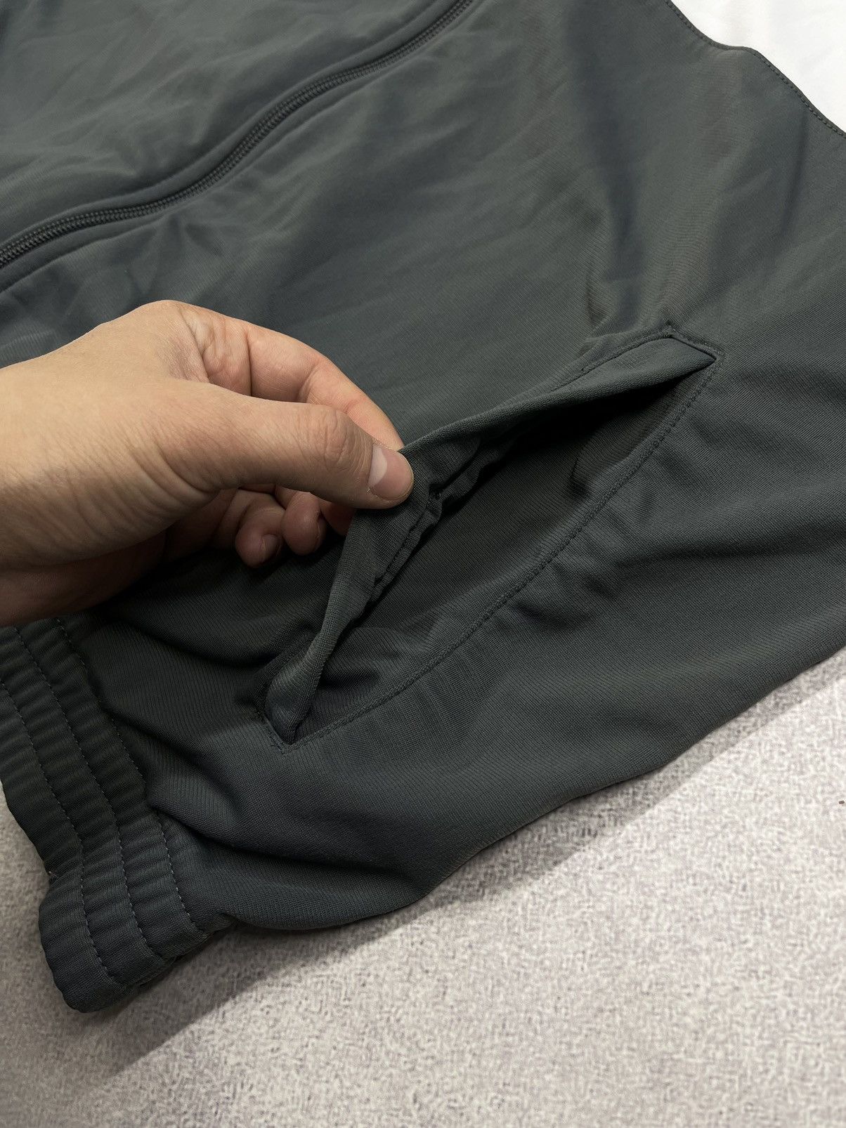 Nike Vintage Nike Sportswear Track Jacket Grey Drill Y2K ACG TN Size US L / EU 52-54 / 3 - 8 Thumbnail