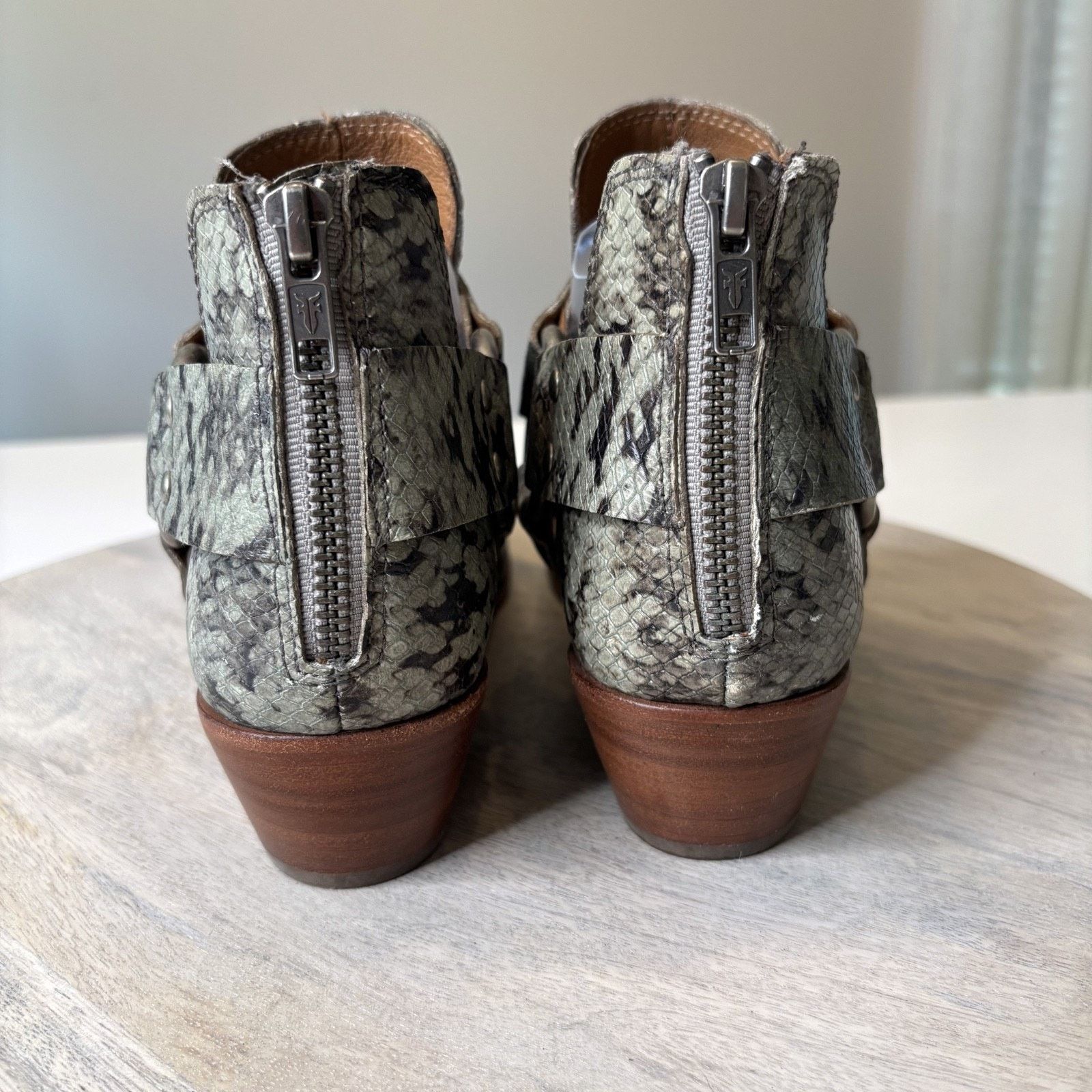 Frye Frye Ray Green Snake Print Leather Ankle Boots Size 7.5 Size US 7.5 / IT 37.5 - 8 Thumbnail