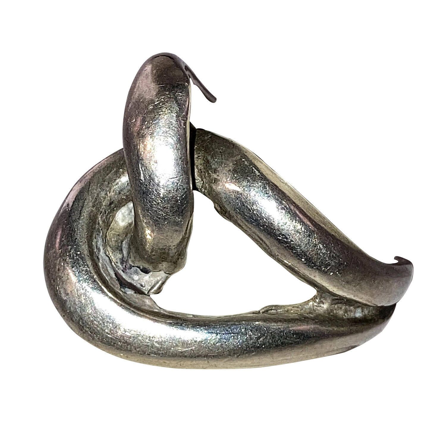 Designer Sterling Silver Interlocking Love Knot Ring Size ONE SIZE - 3 Thumbnail