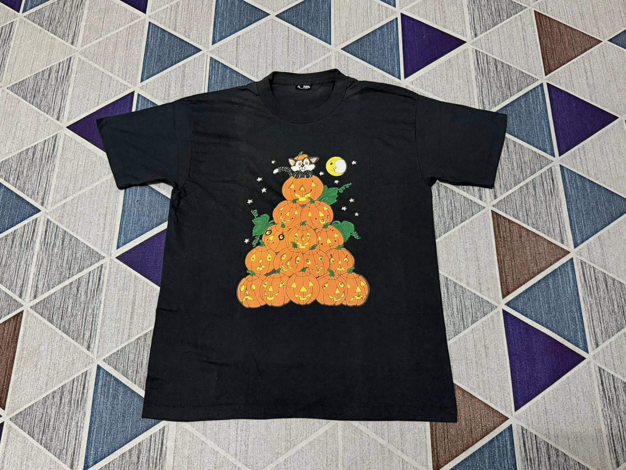 Vintage Vintage HALLOWEEN CAT fruit of the loom tee M 1629 Size US M / EU 48-50 / 2 - 1 Thumbnail