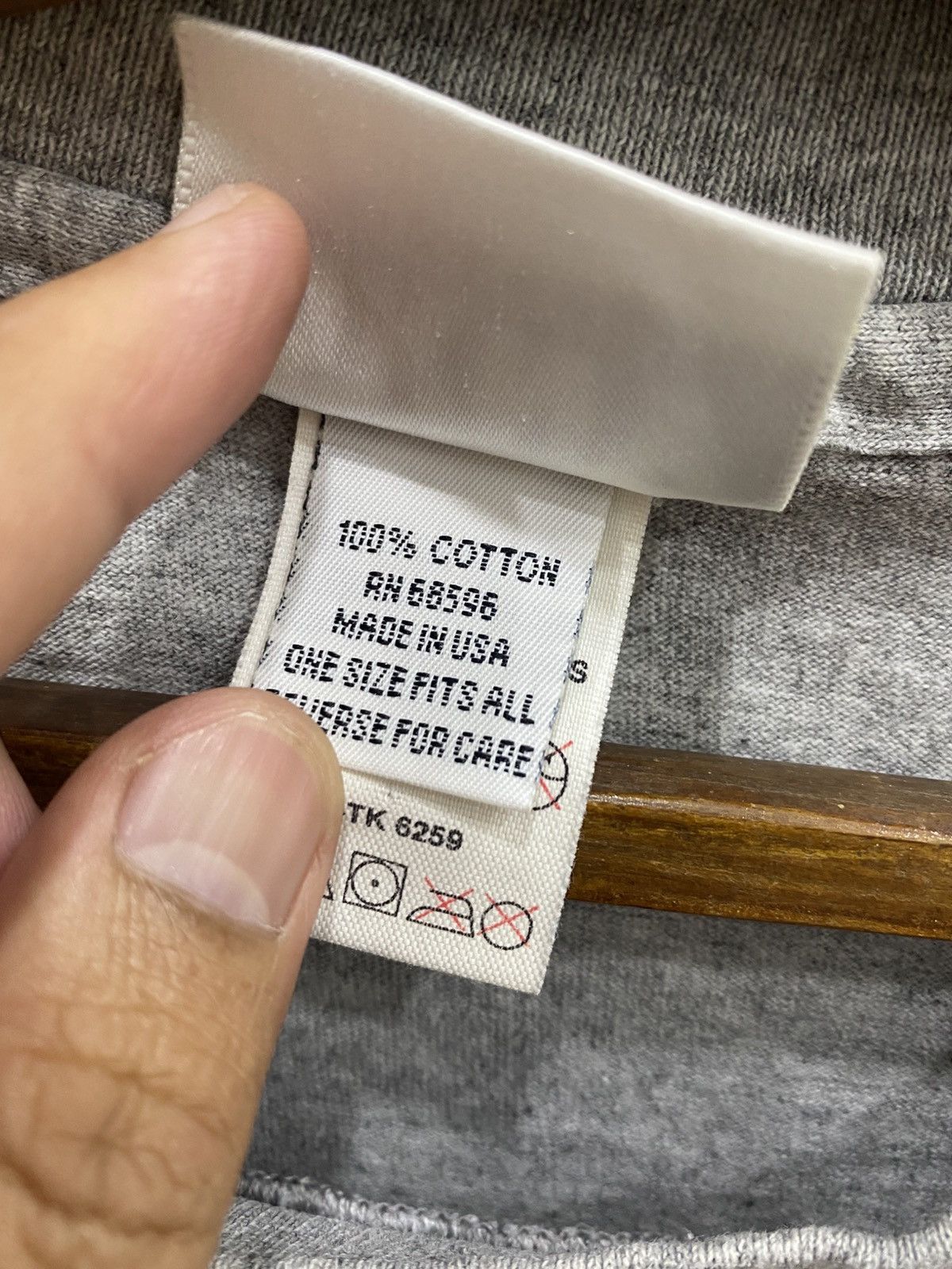 DKNY DKNY TSHIRT Size US XL / EU 56 / 4 - 9 Thumbnail