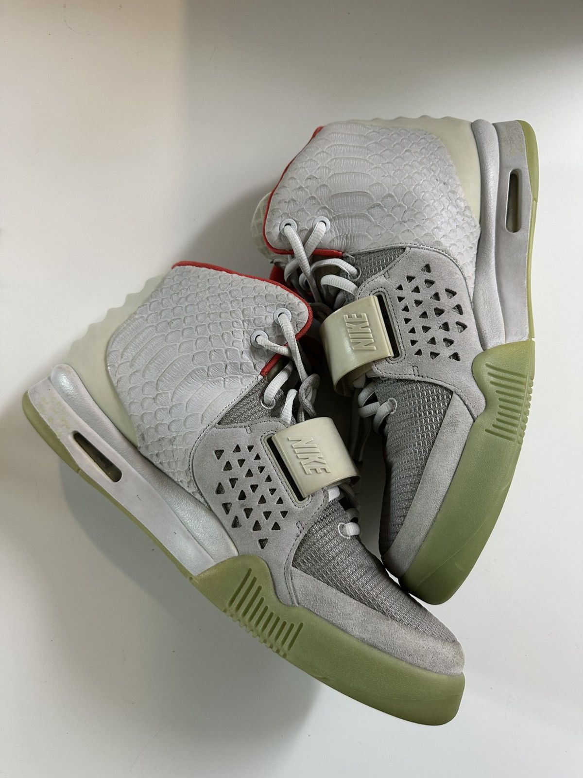 Kanye West × Nike [sample] Nike Air Yeezy 2 Pure Platinum brand new 1 of 1 Size US 12 / EU 45 - 6 Thumbnail