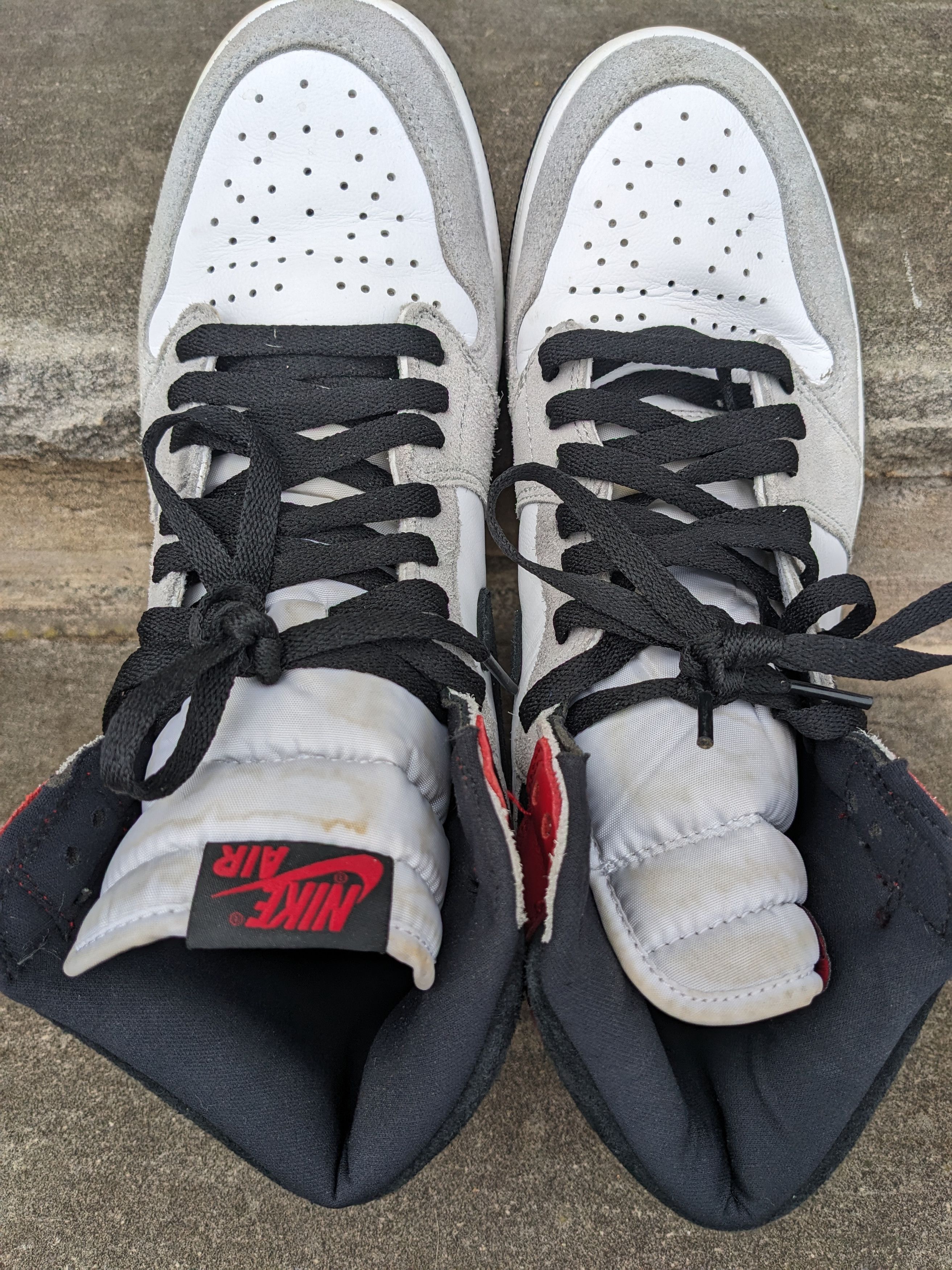 Jordan Brand × Nike Nike Air Jordan 1 Retro High OG Smoke (555088-126) Size 9 Size US 9 / EU 42 - 3 Thumbnail