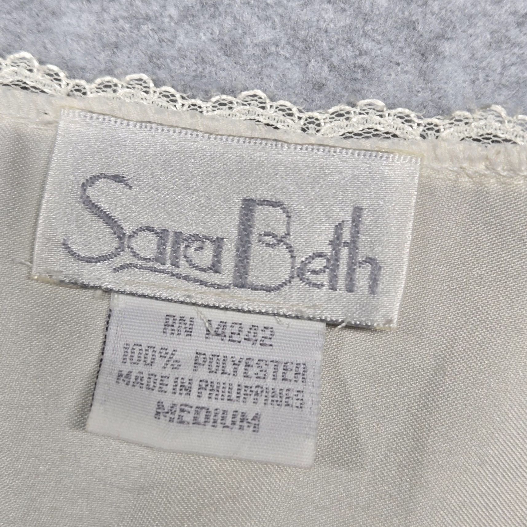 Vintage Sara Beth Robe Womens Medium Ivory Satin Lace Trim Floral Embroidered Belted Size ONE SIZE - 6 Thumbnail