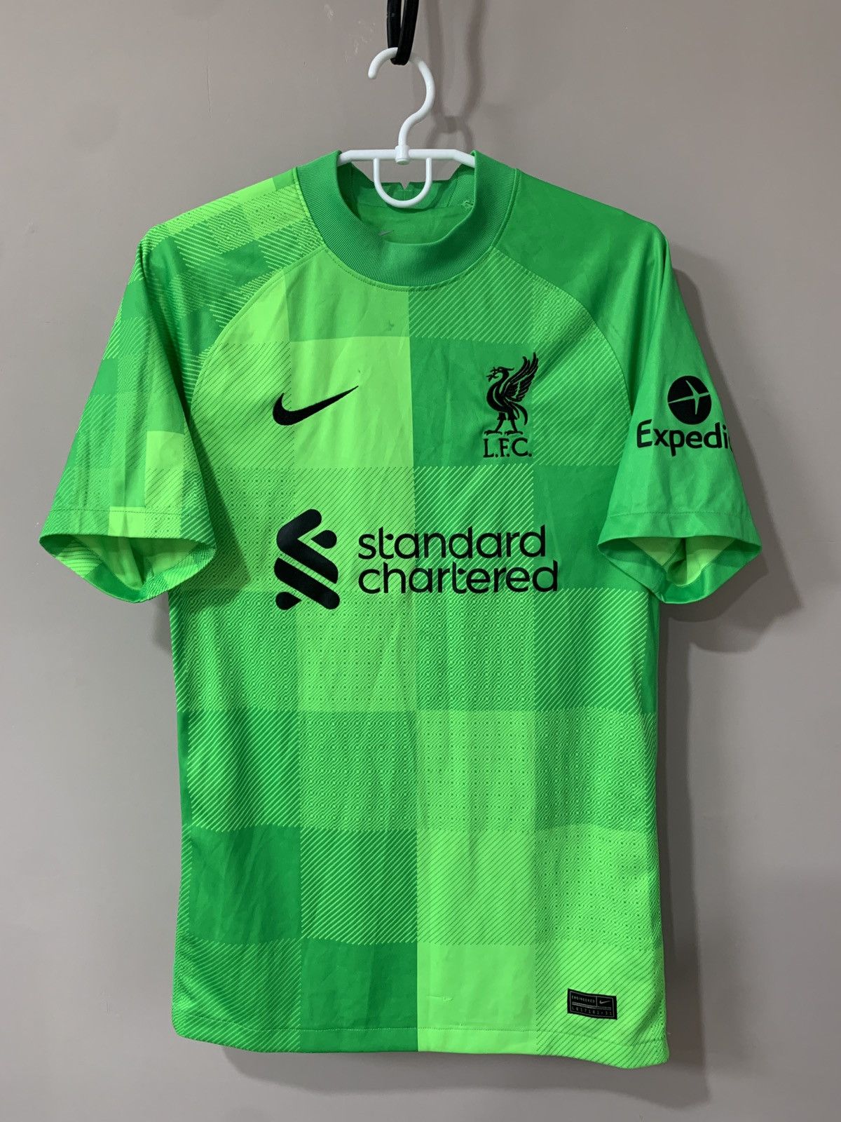 Nike Liverpool 21/22 Goalkeeper Football Shirt Nike Soccer Jersey Size US S / EU 44-46 / 1 - 1 Thumbnail