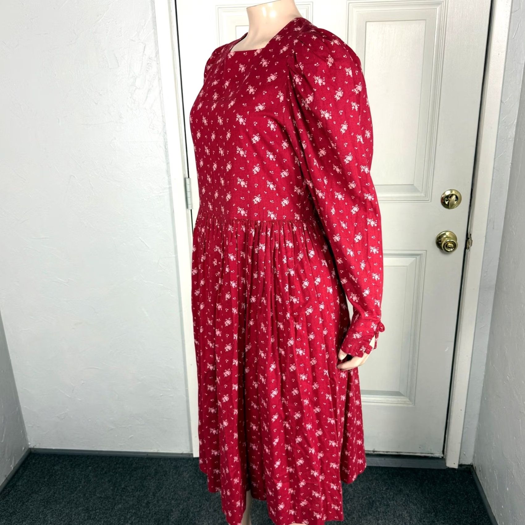 Laura Ashley VINTAGE Laura Ashley Dress Floral Cotton Women's Casual Midi Red Long Sleeve Crew Neck Button Cottagecore UK 12 US 10 Size L / US 10 / IT 46 - 3 Thumbnail