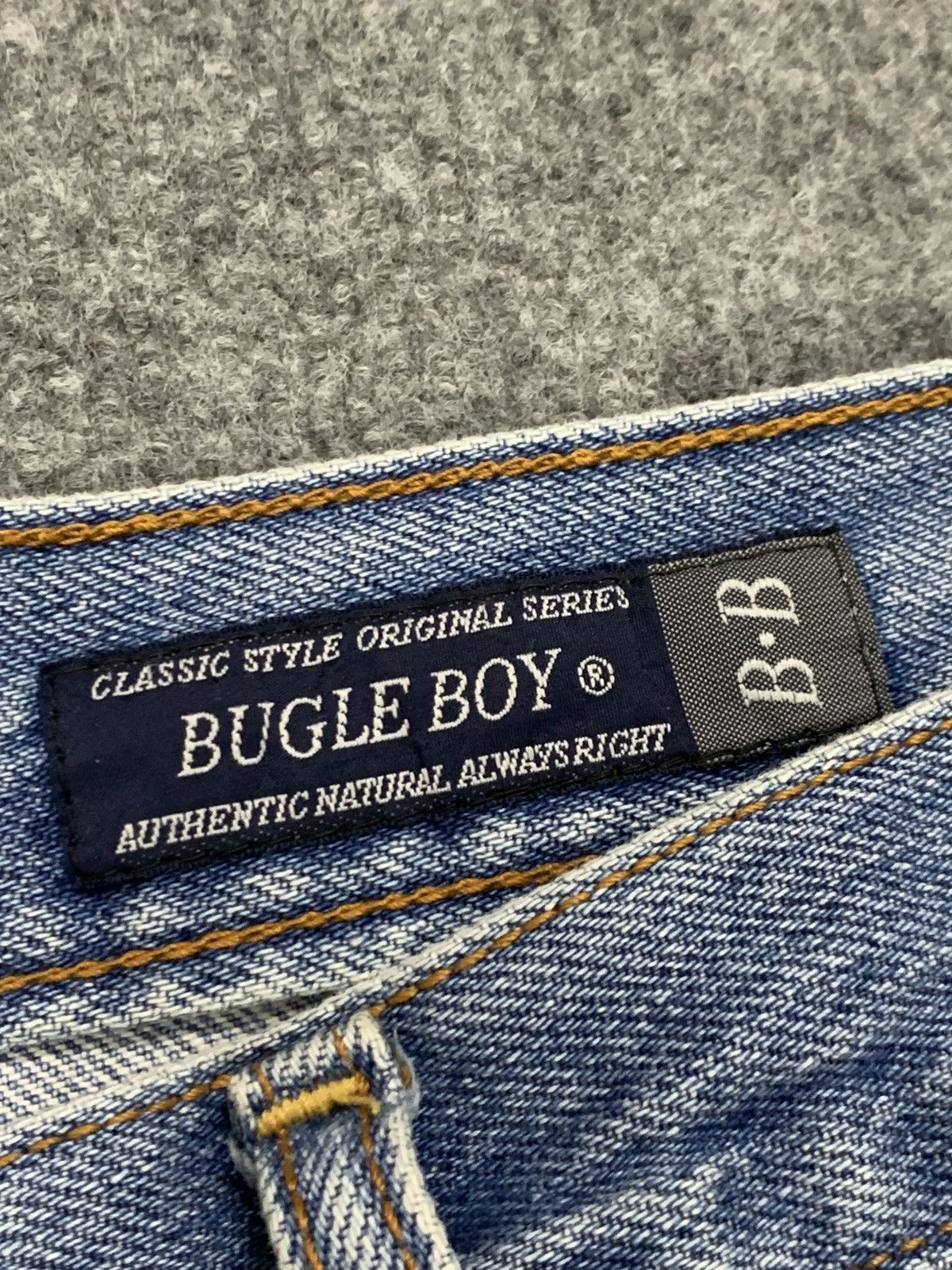Bugle Boy BAGGY BUGLE BOY JEANS. Size US 37 - 7 Thumbnail